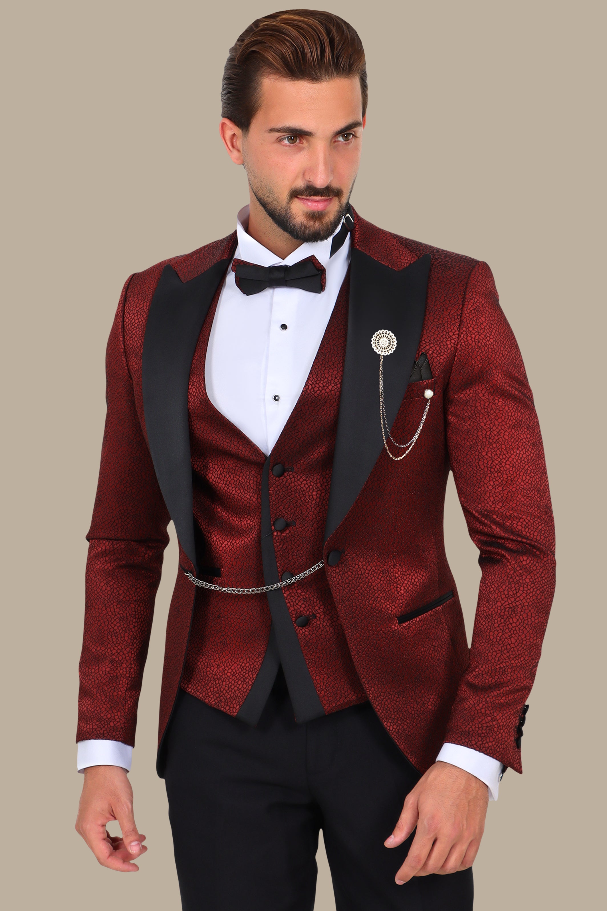 Burgundy Peak Lapel Tuxedo 4pcs Geometrical Embroidery