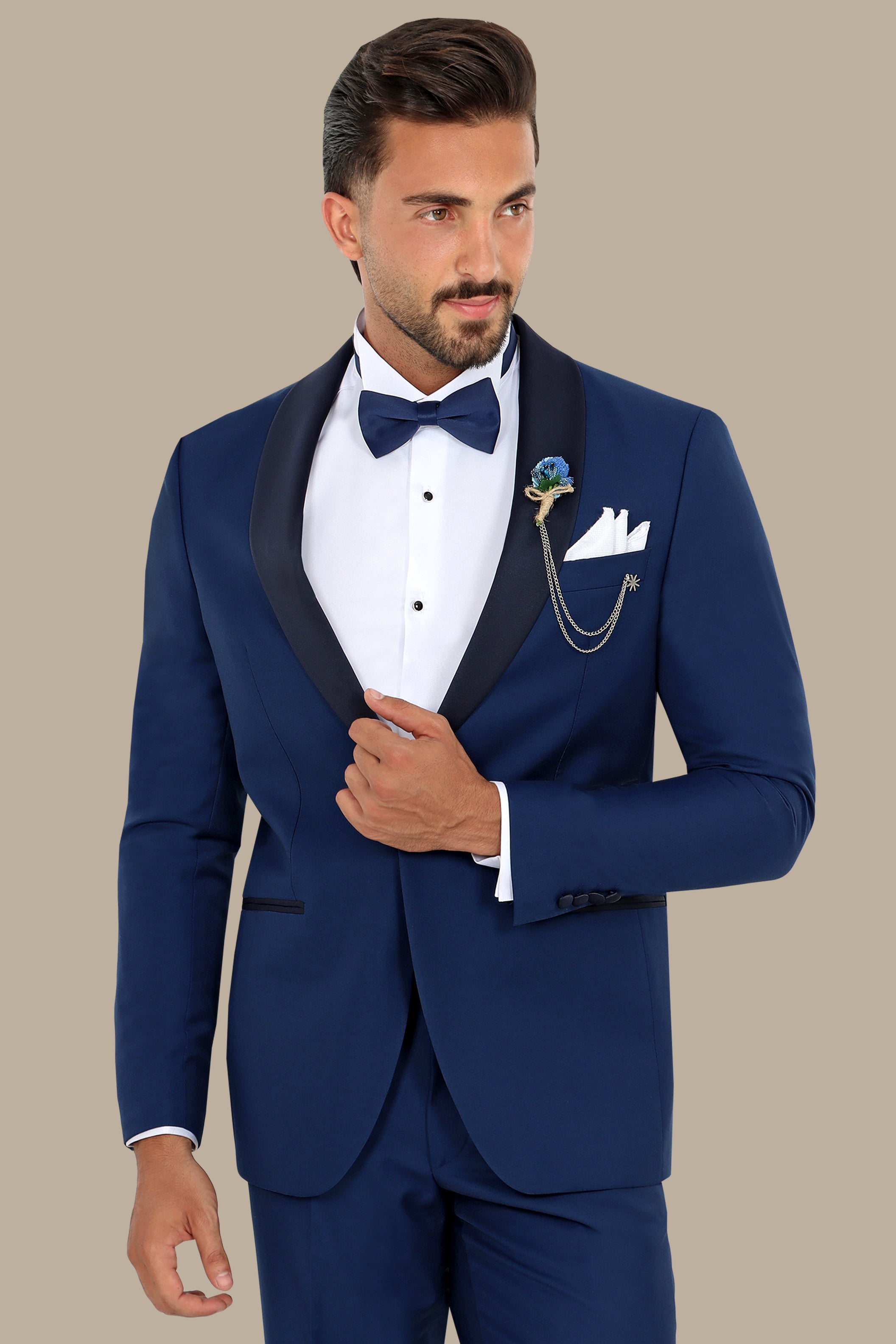 Blue Elegance: Tuxedo Plain Col Chale