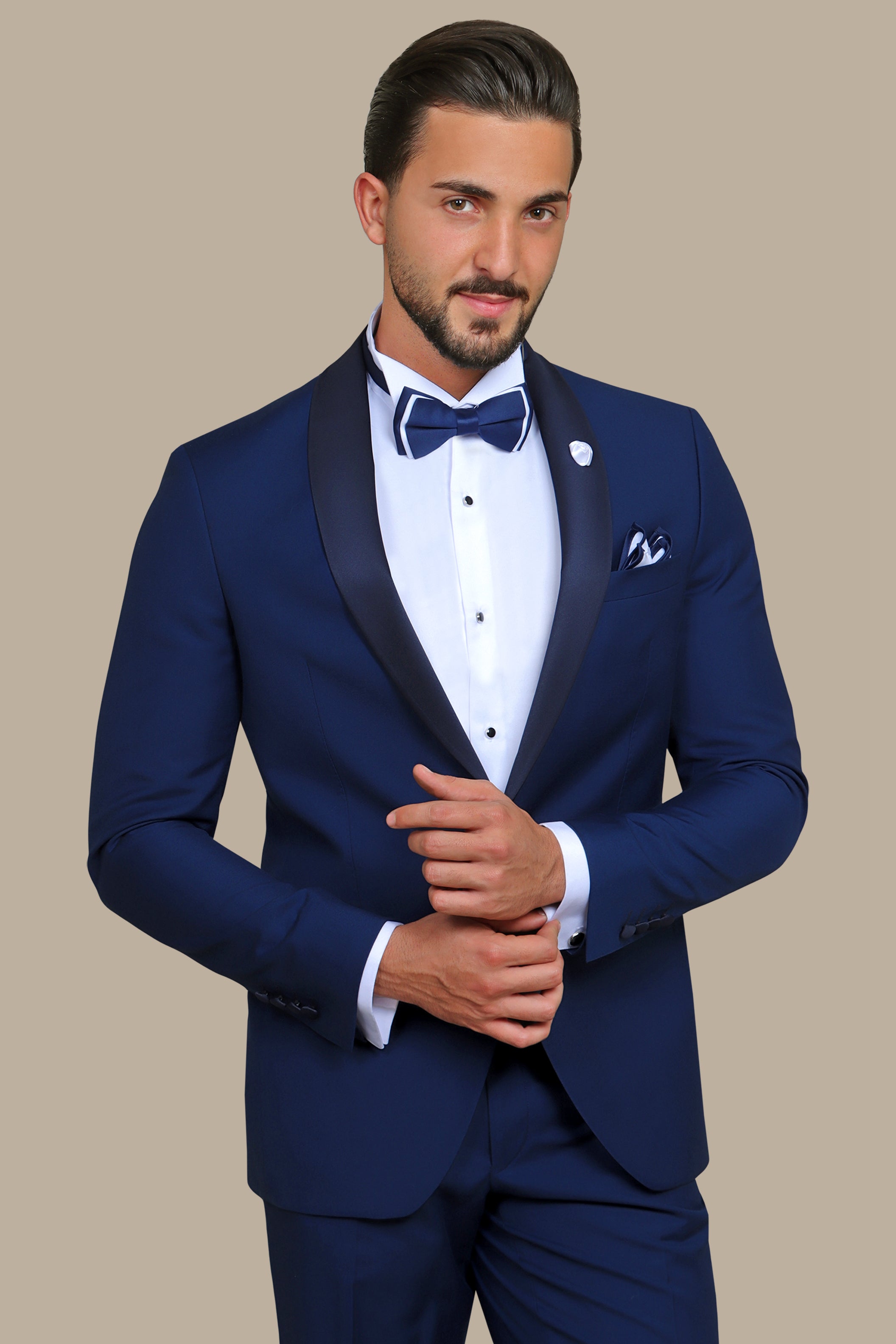 Blue Elegance: Tuxedo Plain Col Chale