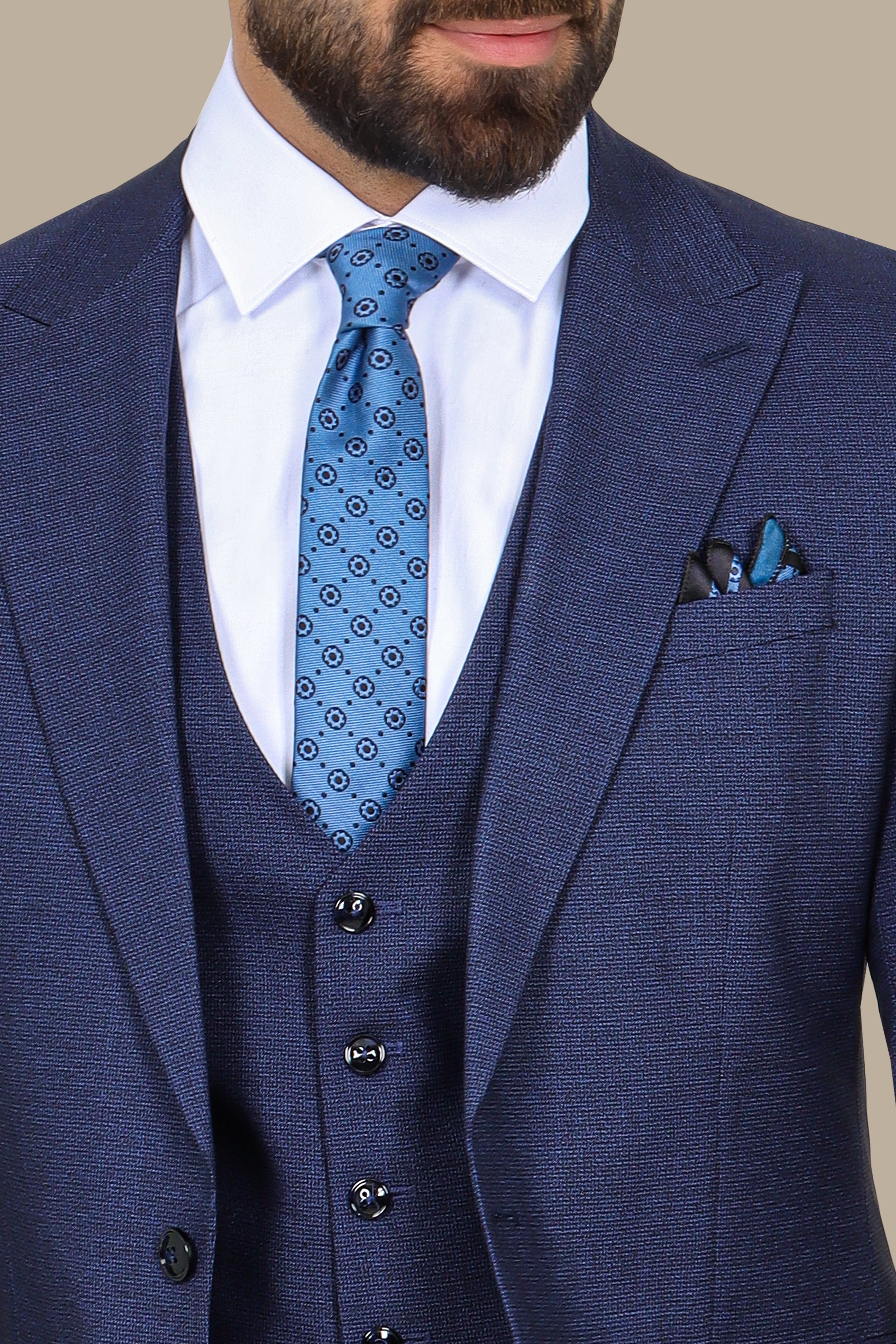 Sharp Checks: 3-Piece Navy Suit with Peak Lapel