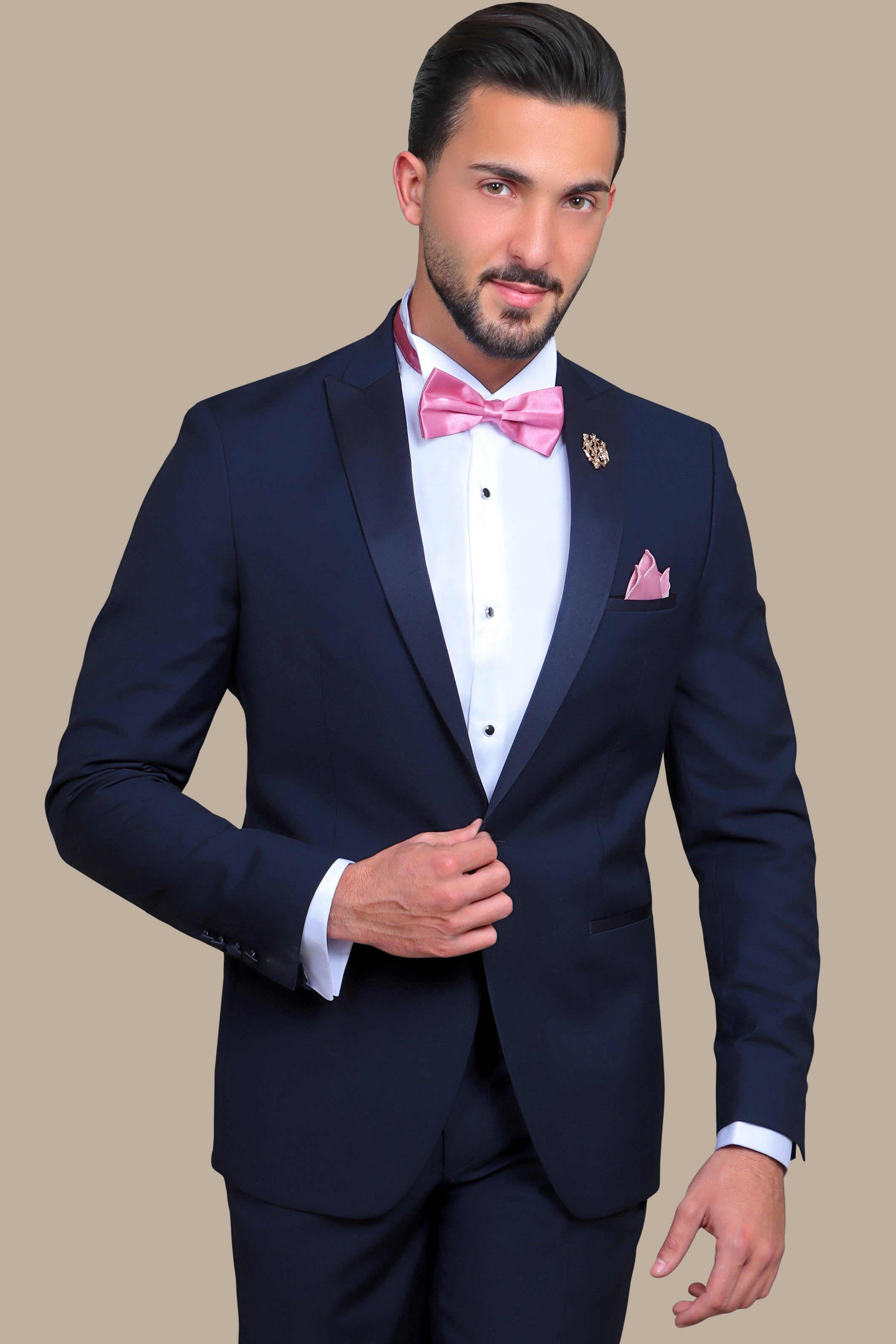 Navy Majesty: Exquisite Peak Lapel Tuxedo for Timeless Elegance