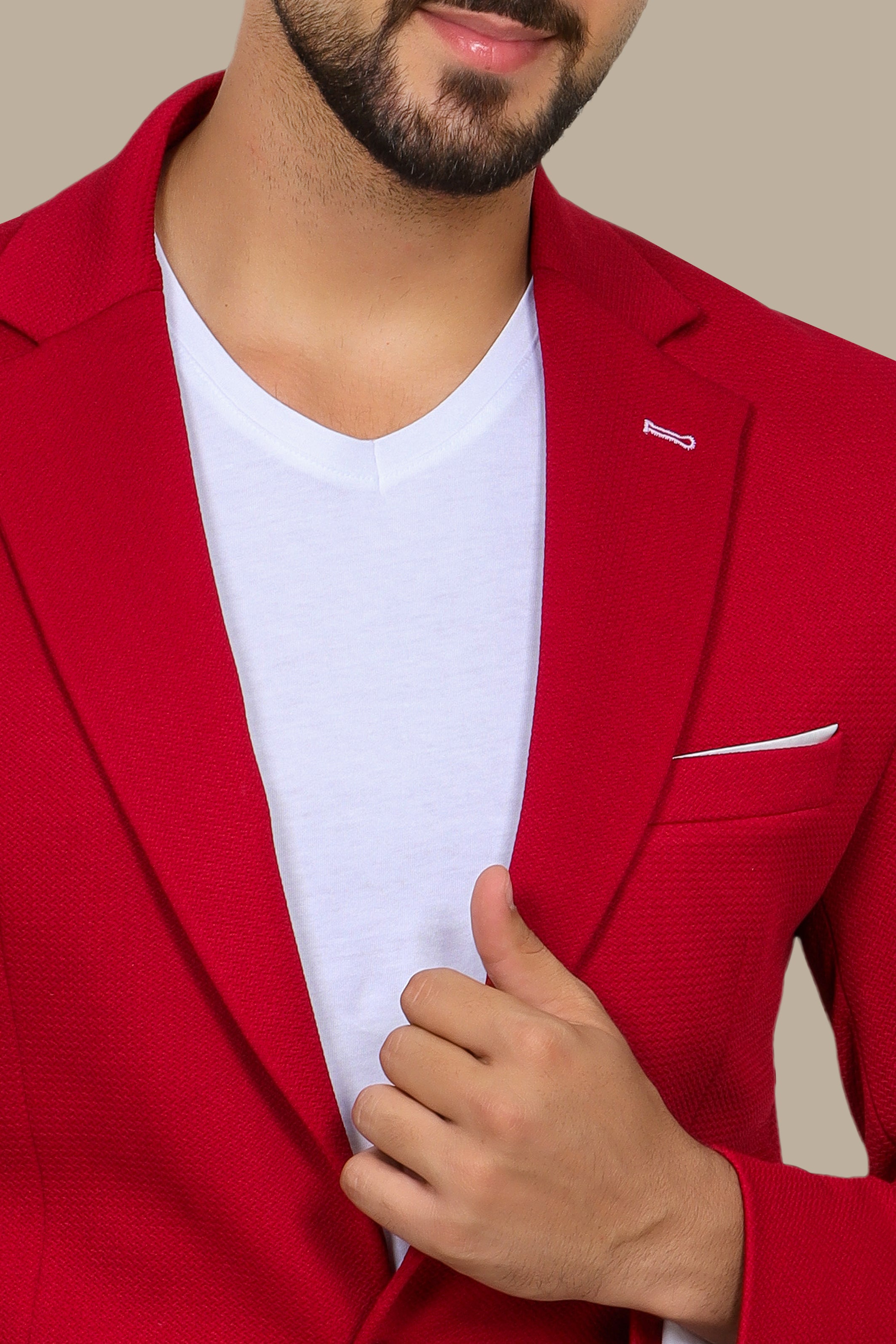 Red Notch Lapel Blazer: Bold & Structured