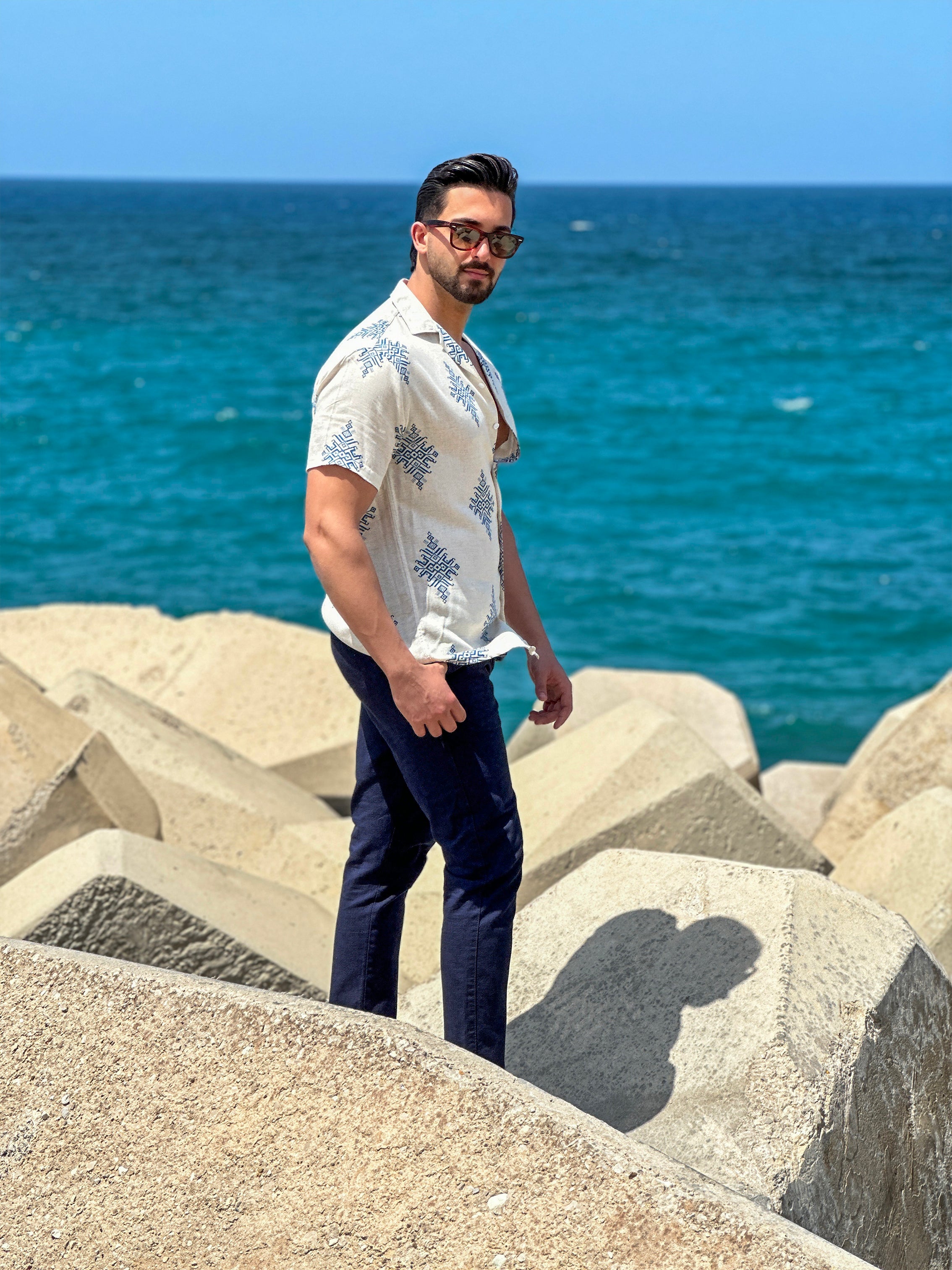 Hawaii Breeze: Short-Sleeve Geometric Print Shirt in Off-White