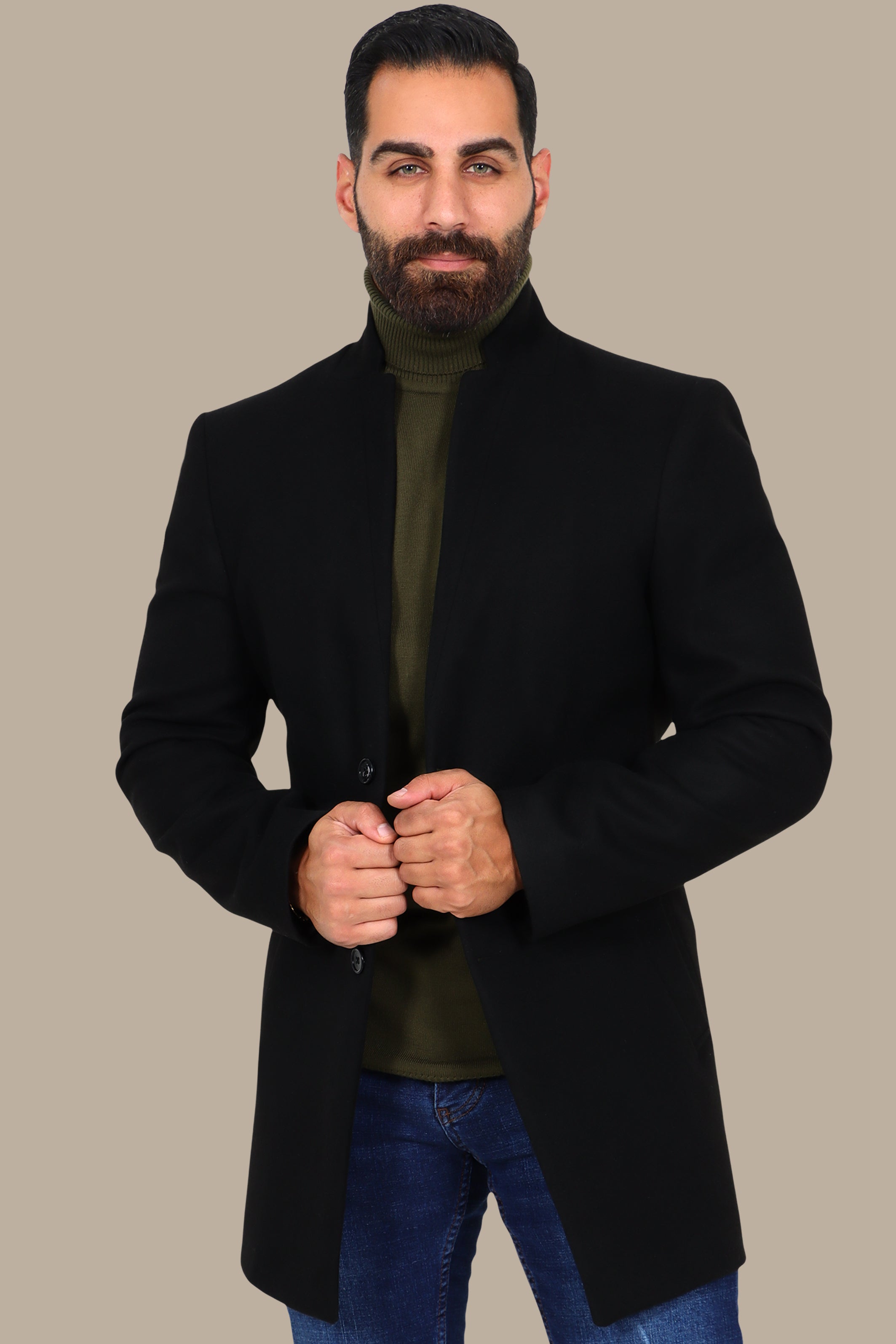 Black Elegance: The Classic Coat Col Mao in Basic Black