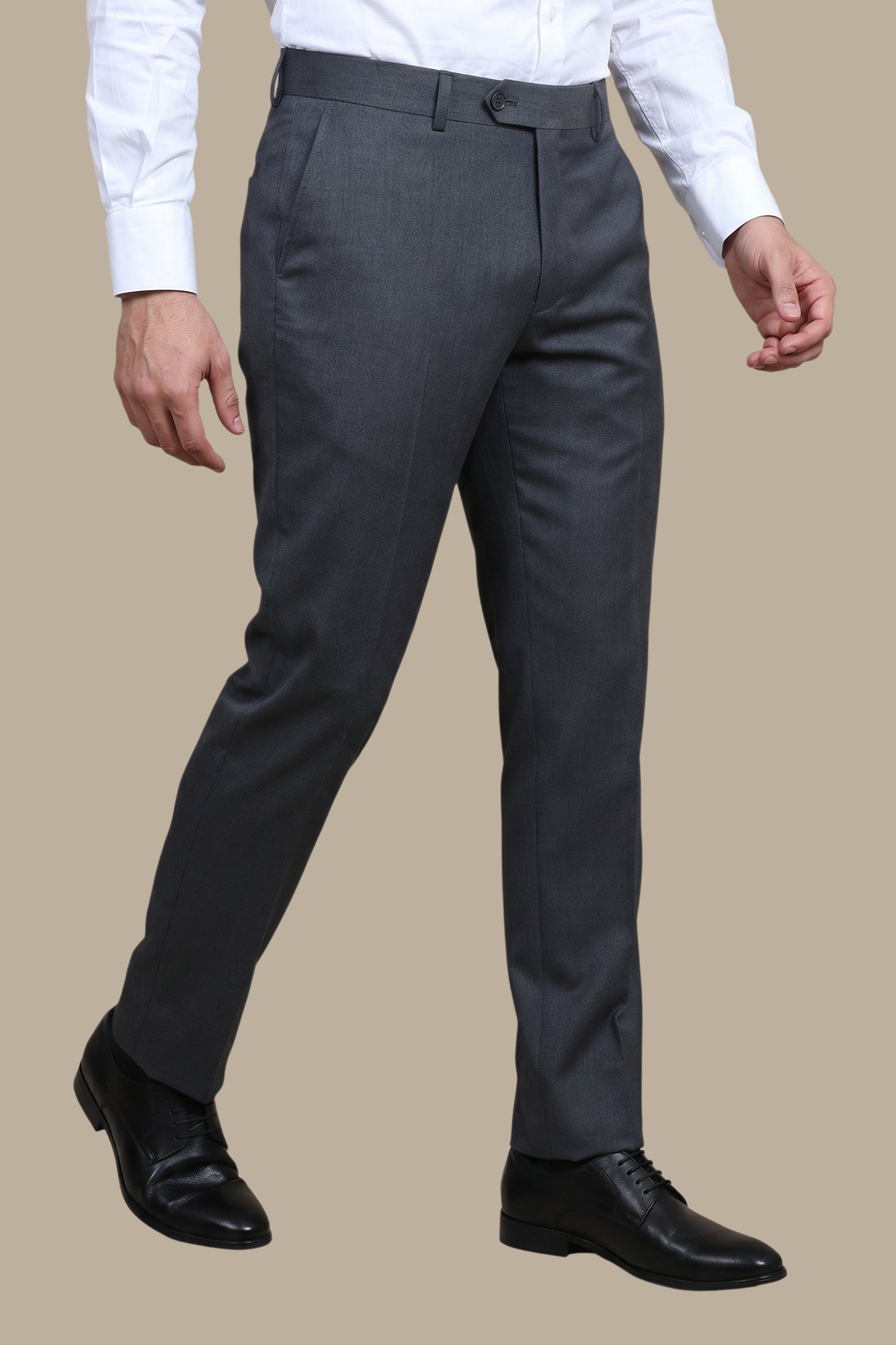 Tailored Elegance: The Perfect Pants Suit