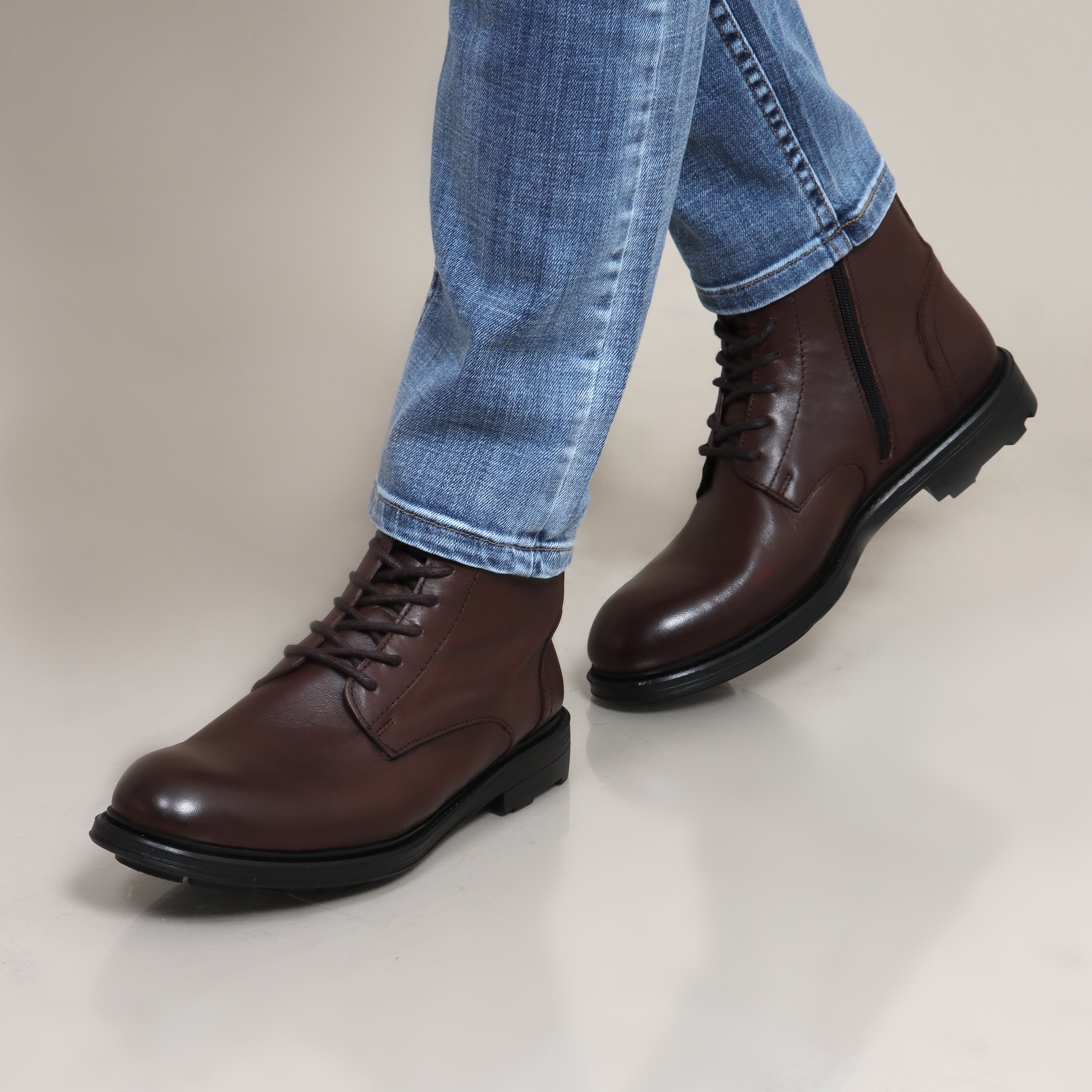 Plain 2024 brown boots