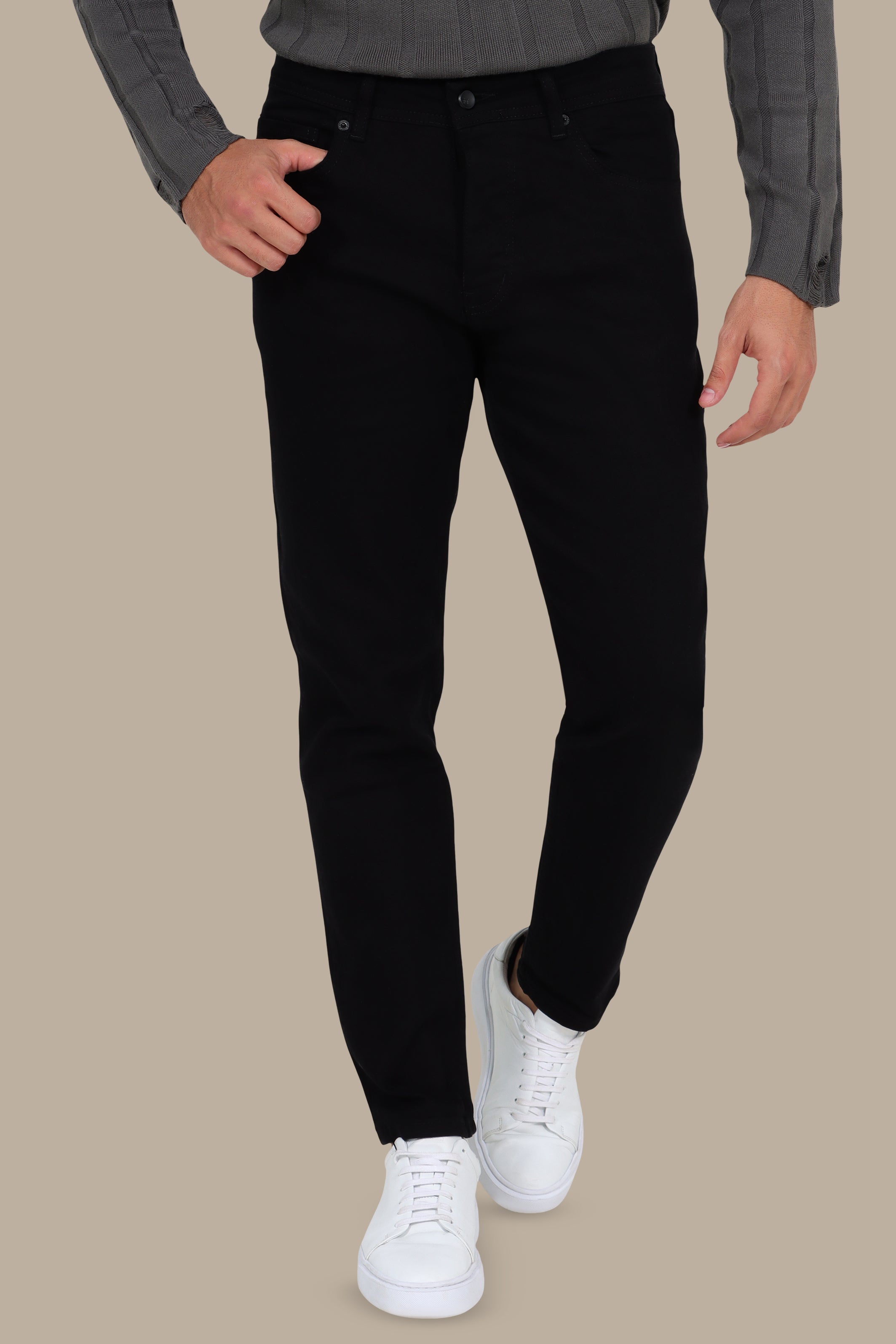 Basic Semi Regular Jeans in Black