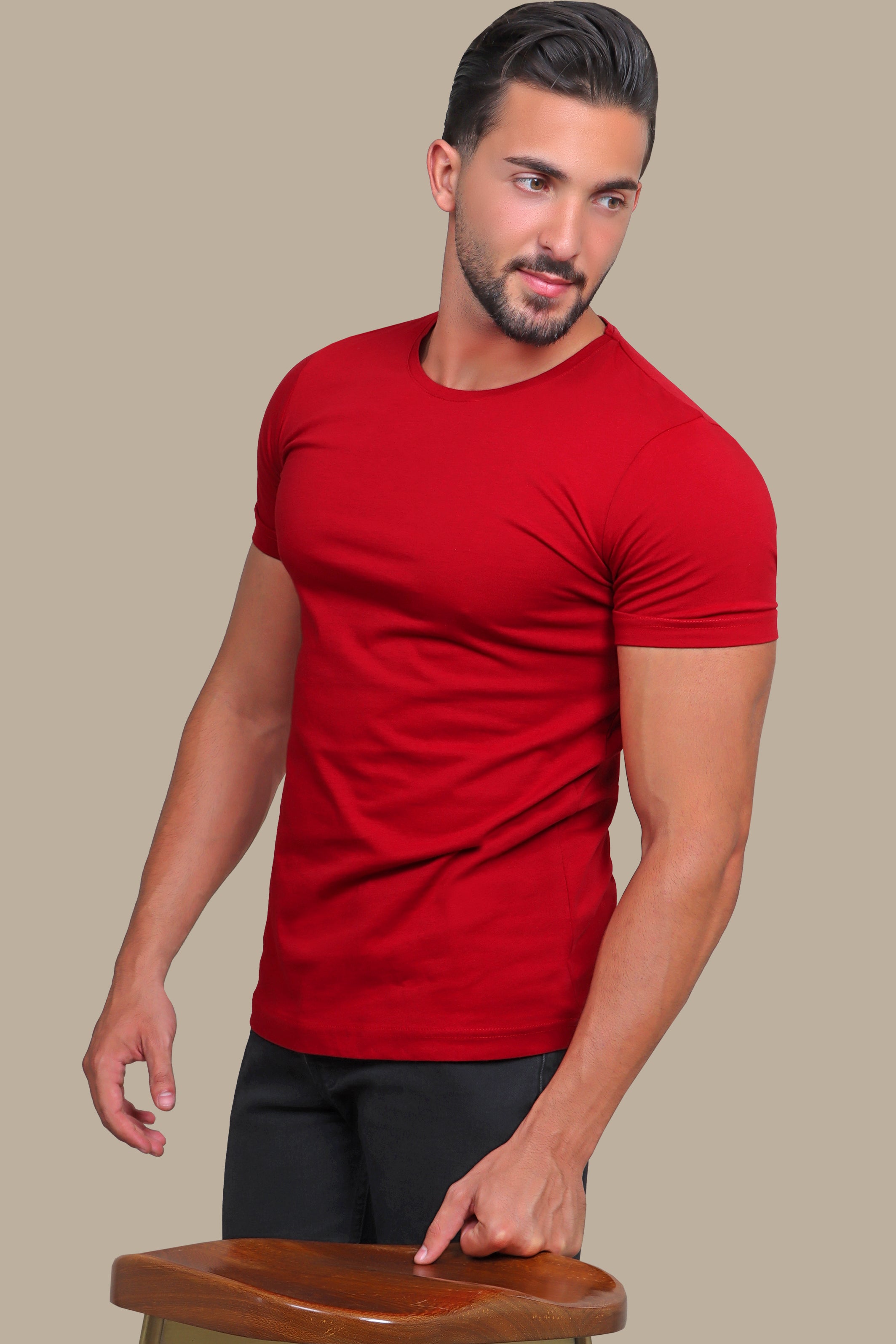 Red Basic R-Neck T-Shirt: Vibrant Essential