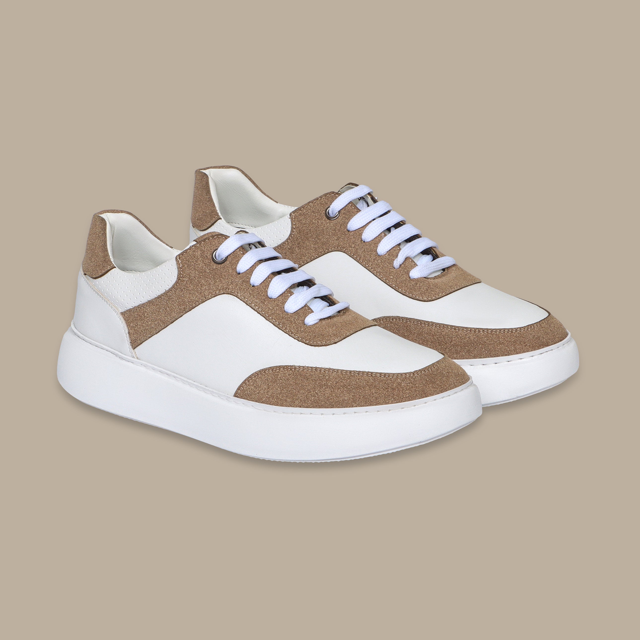 Retro Leather Trainers in Havane White