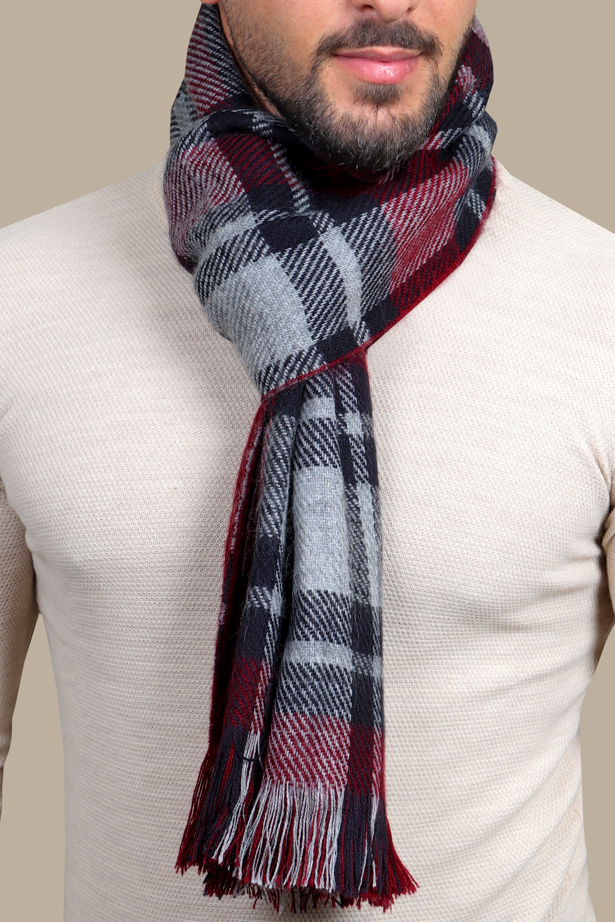 Chic Bordeaux: Luxurious Wool Scarf in Elegant Grey