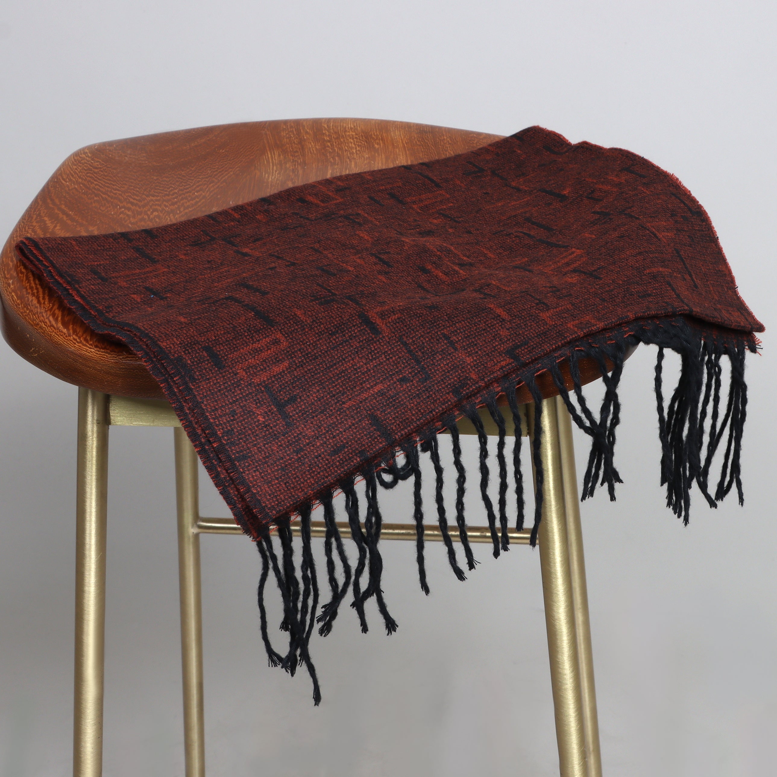 Tret Essence: Wool Scarf with Brick Trellis Print