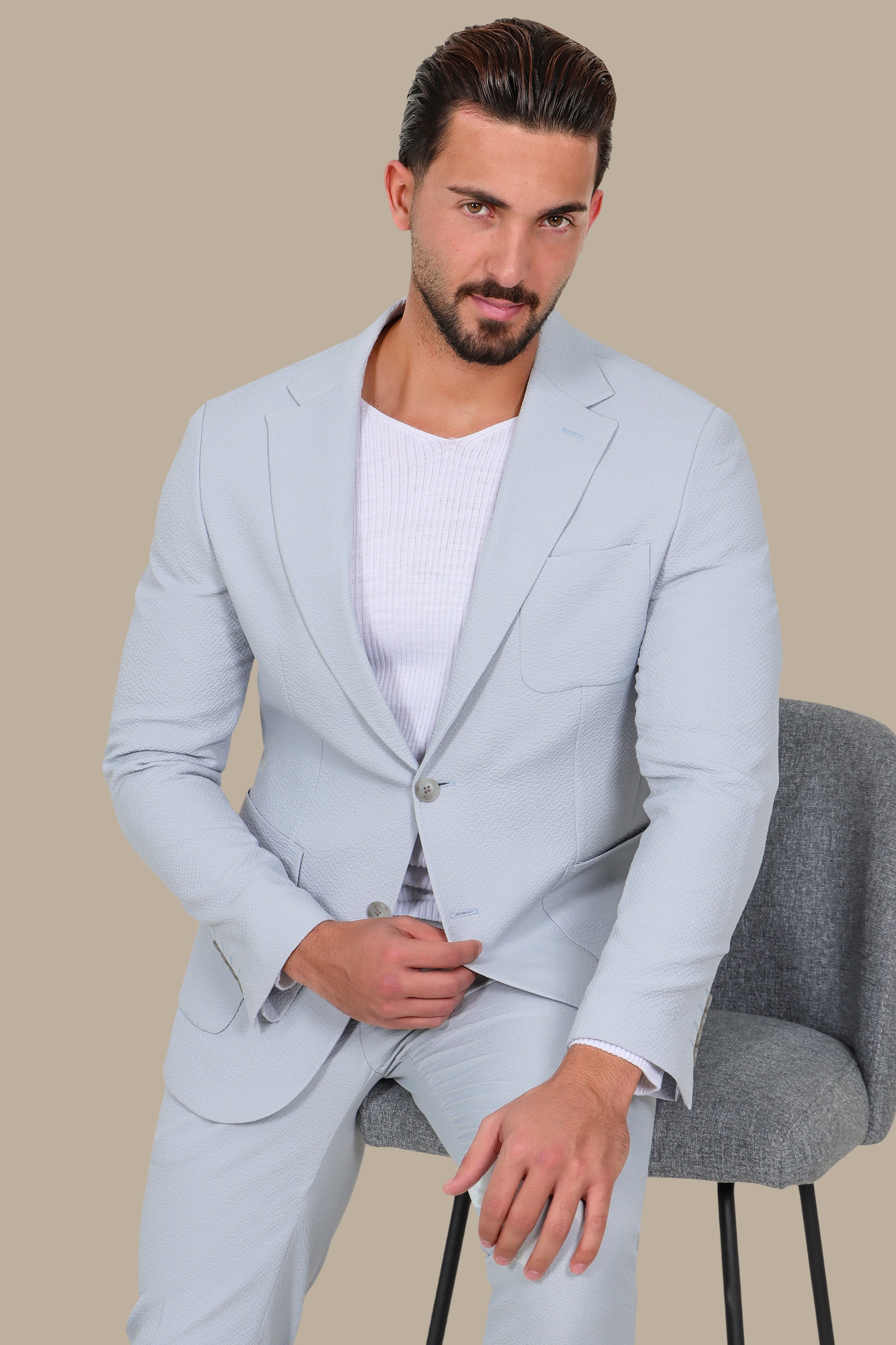 Light Grey Travel Suit with Notch Lapel – 2 Pieces