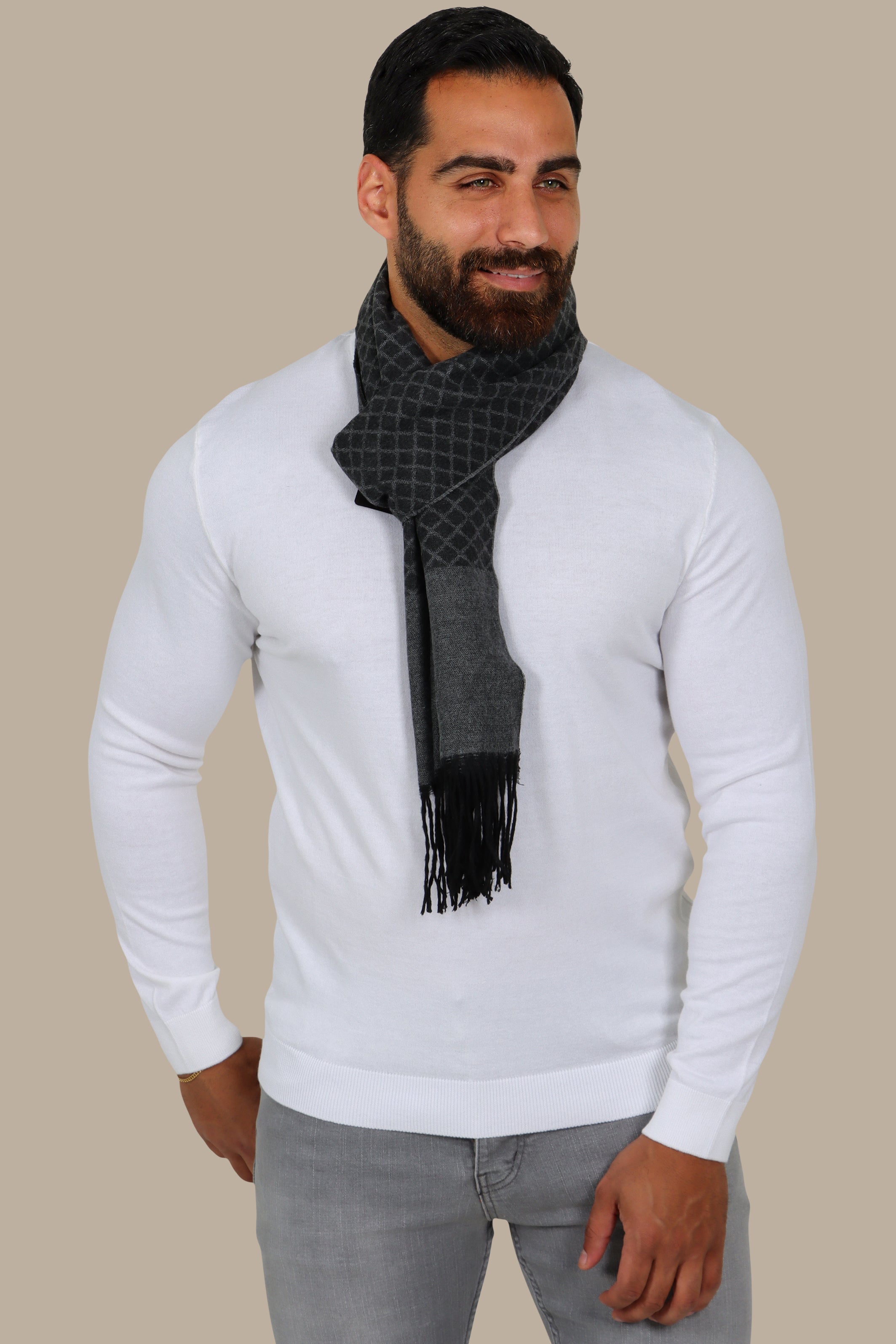 White Basic R-Neck Sweater