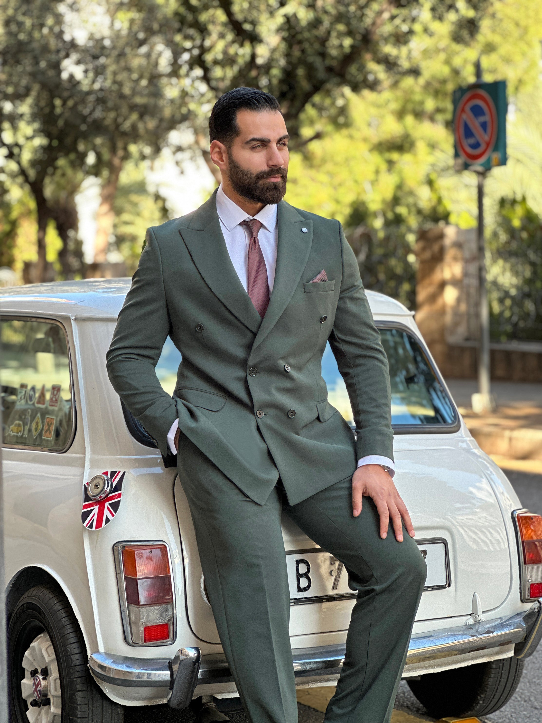 Green Double-Breasted Suit with Diamond Pattern