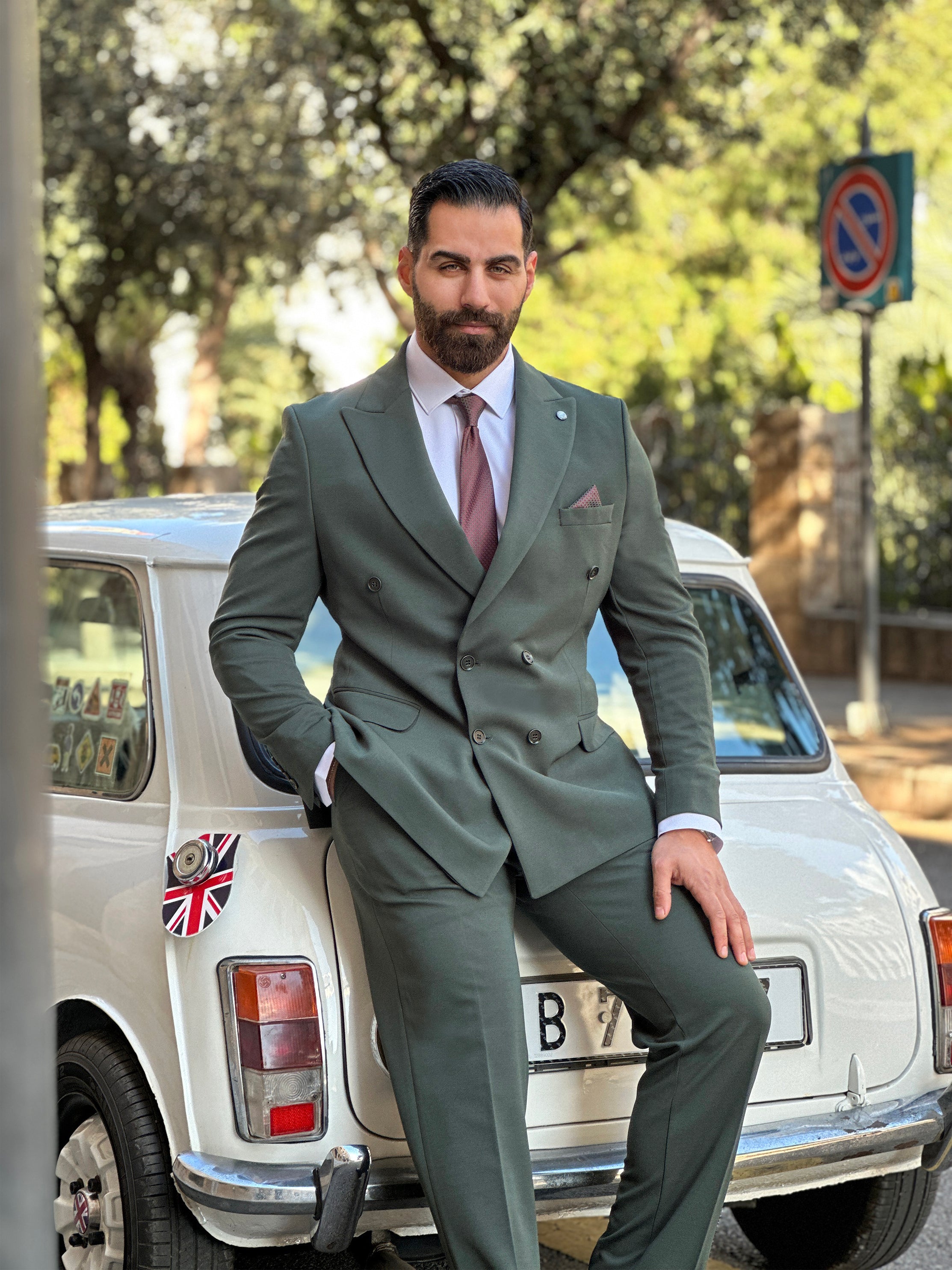 Green Double-Breasted Suit with Diamond Pattern