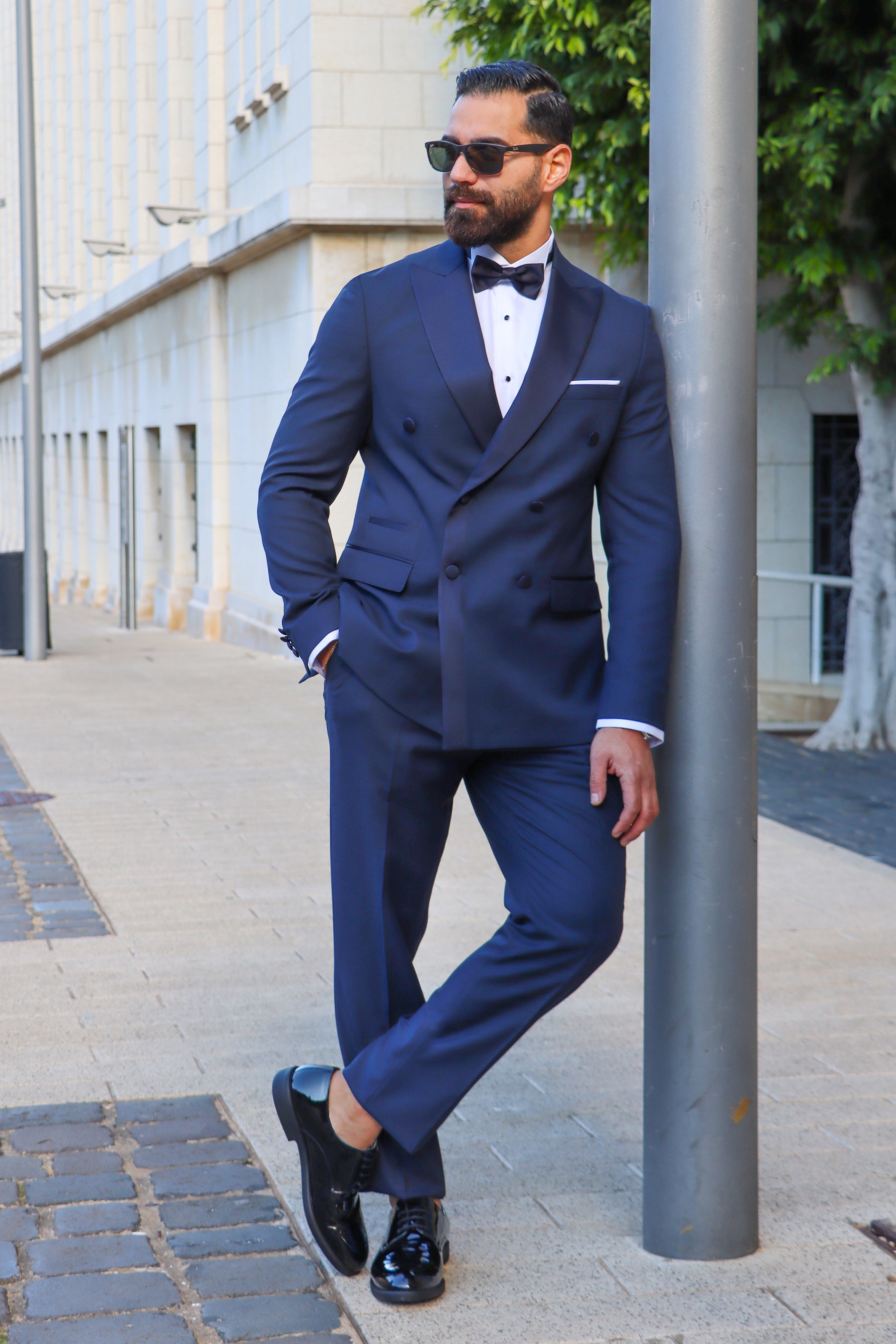 3-Piece Tuxedo Double-Breasted 6-Button Peak Lapel Structured Navy