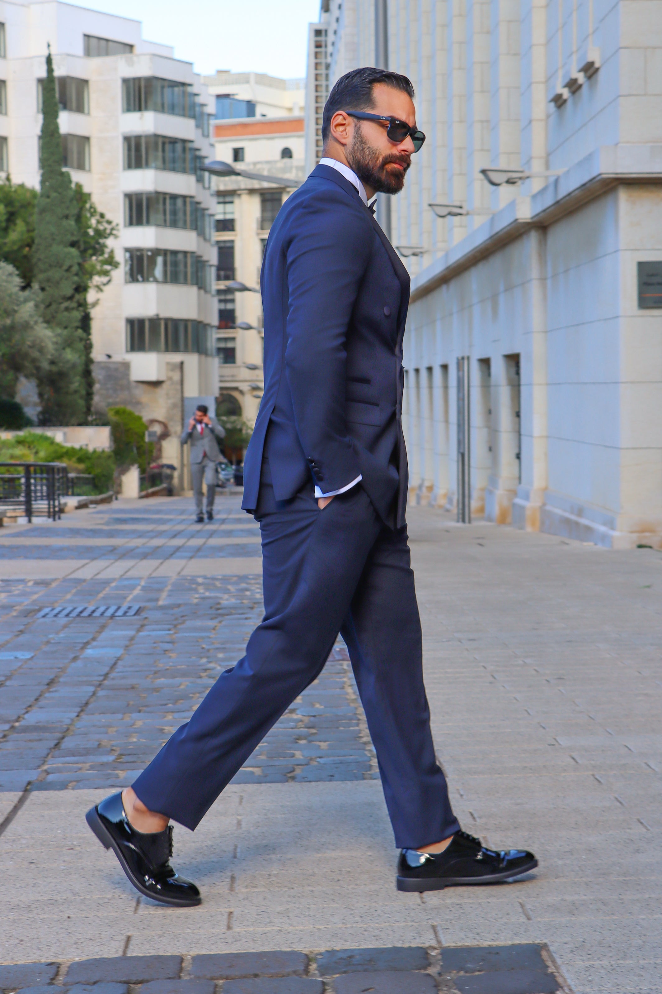 3-Piece Tuxedo Double-Breasted 6-Button Peak Lapel Structured Navy