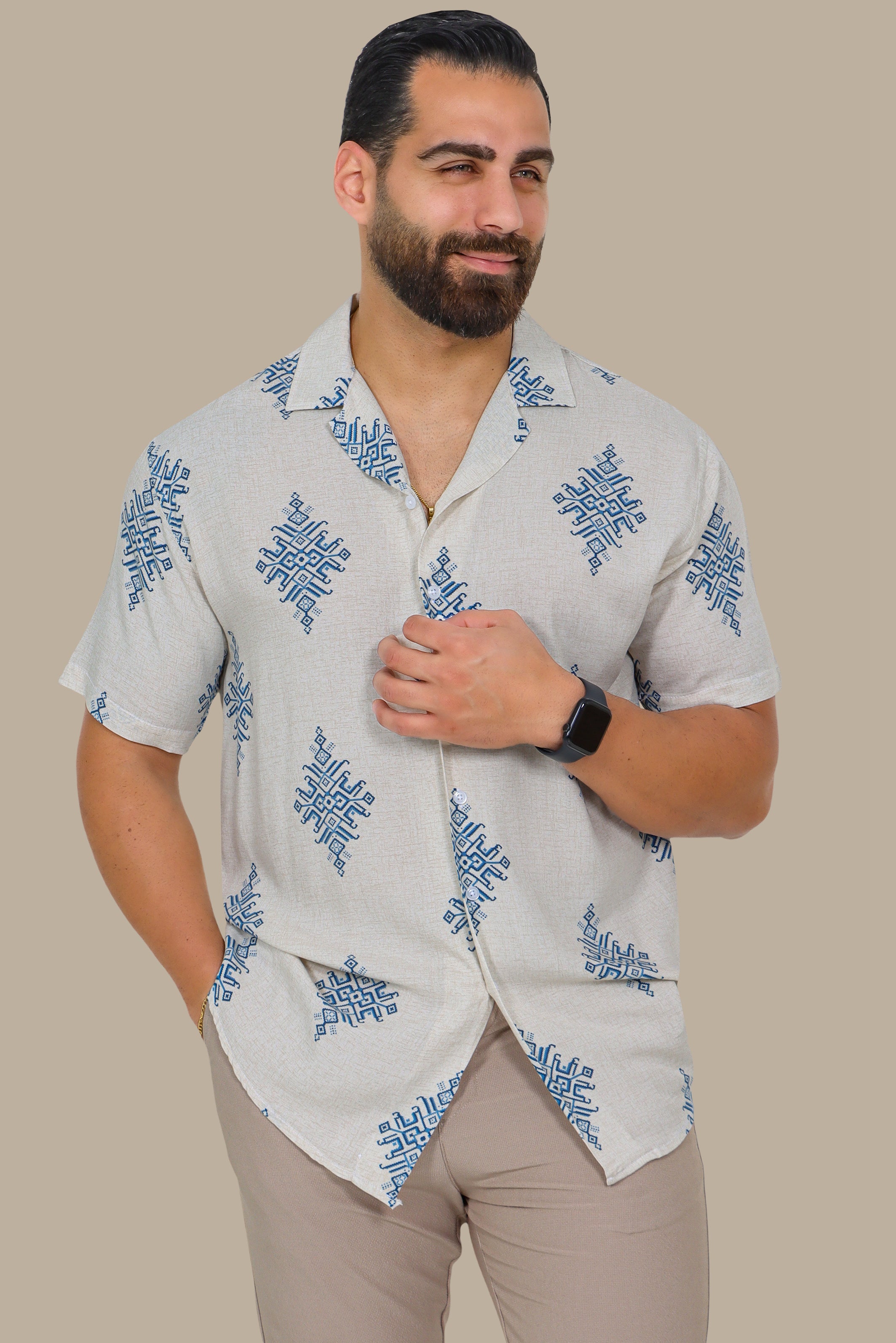 Hawaii Breeze: Short-Sleeve Geometric Print Shirt in Off-White