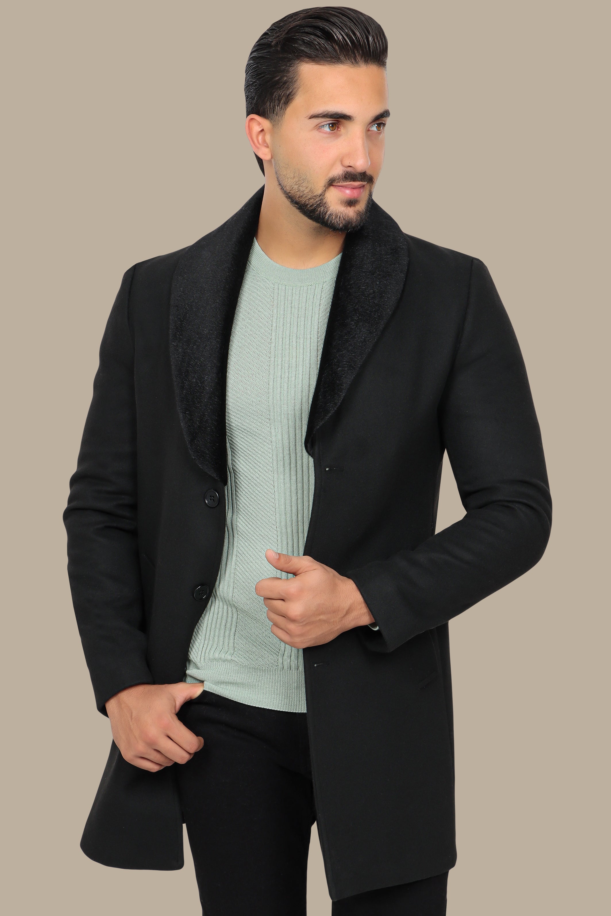 Black Beauty: The Detachable Fur Coat in Classic Elegance