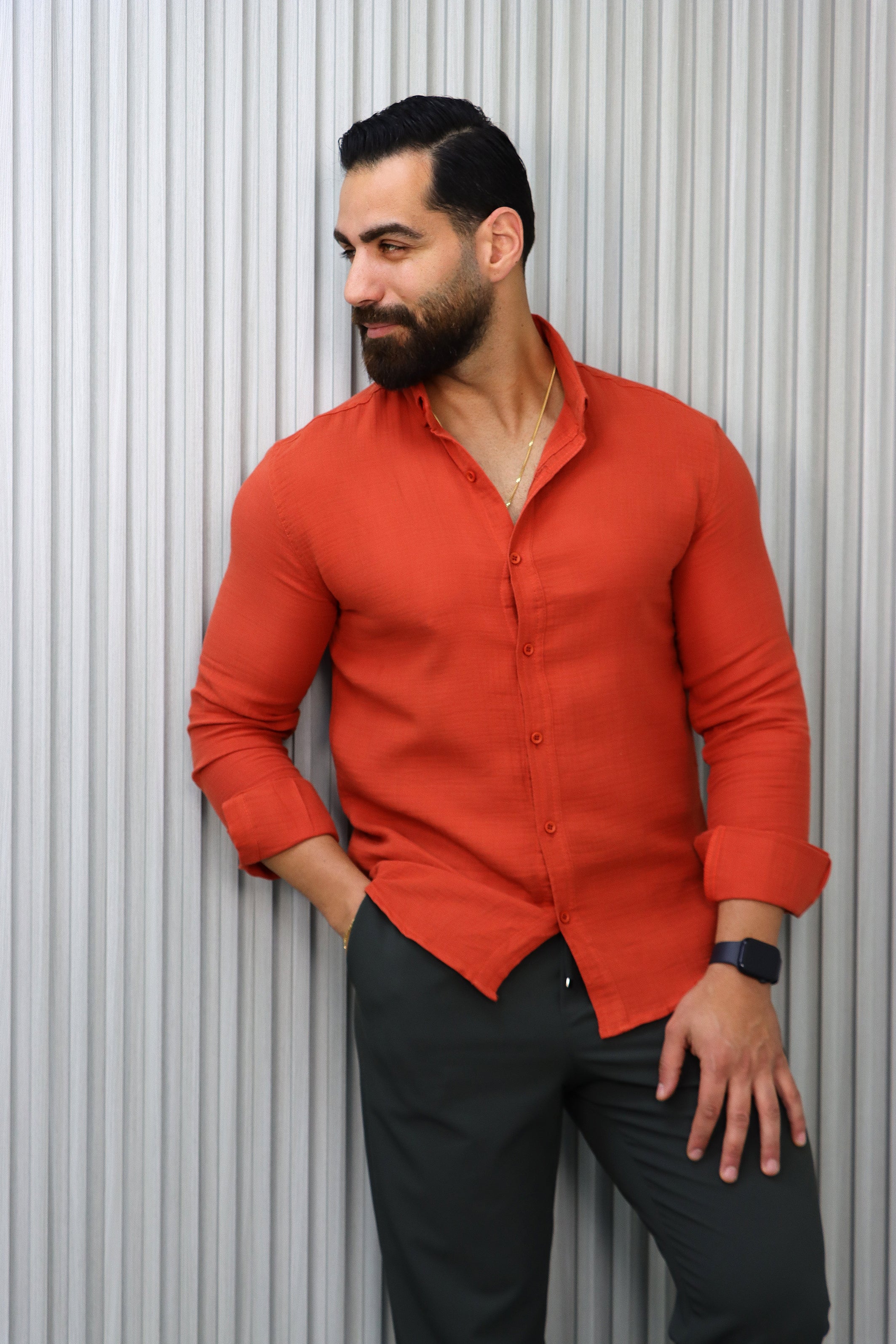Timeless Ease: Long-Sleeve Linen Button-Down Shirt in Brick