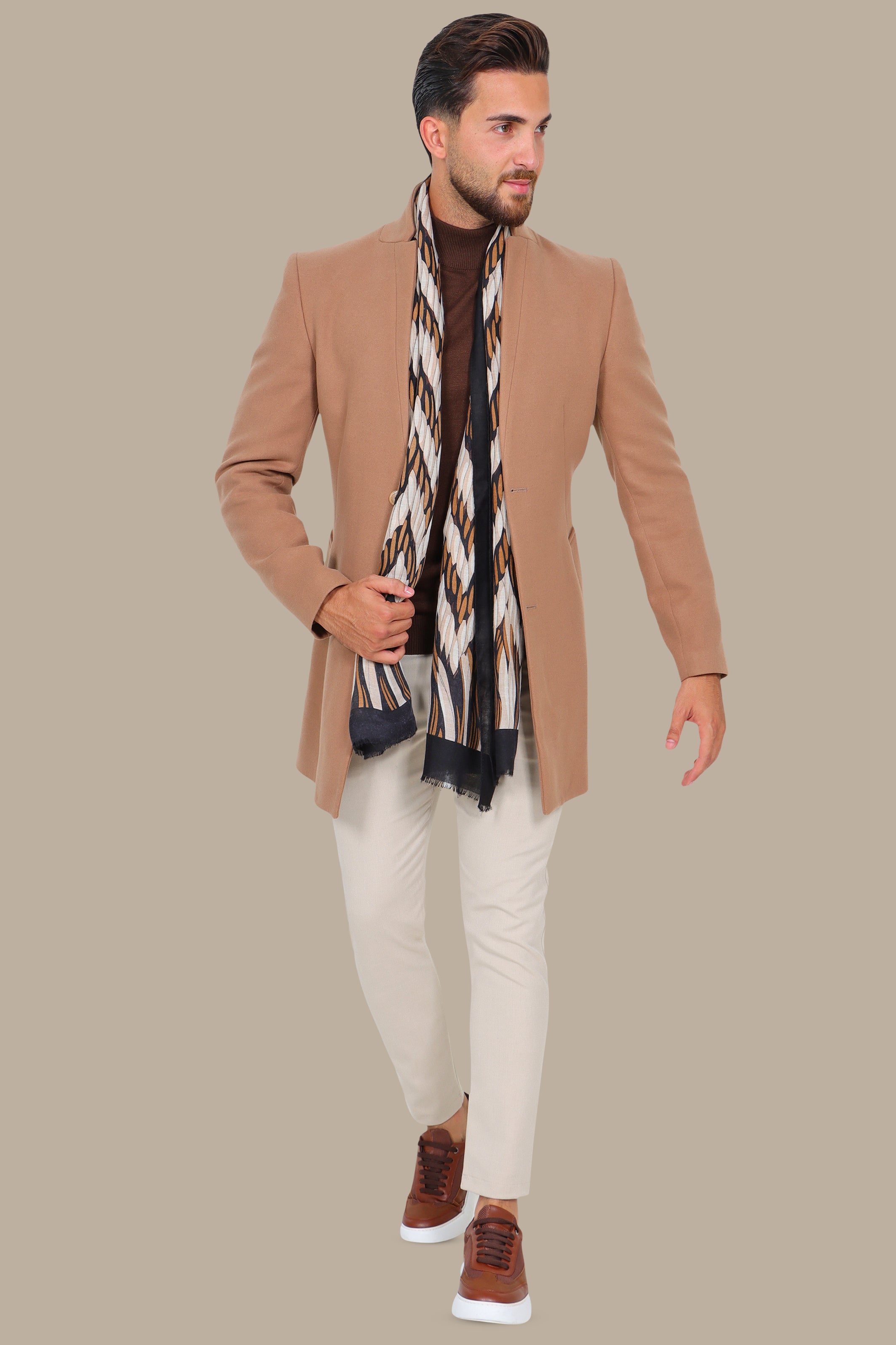 Timeless Beige Chic: The Classic Coat Col Mao in Neutral Elegance