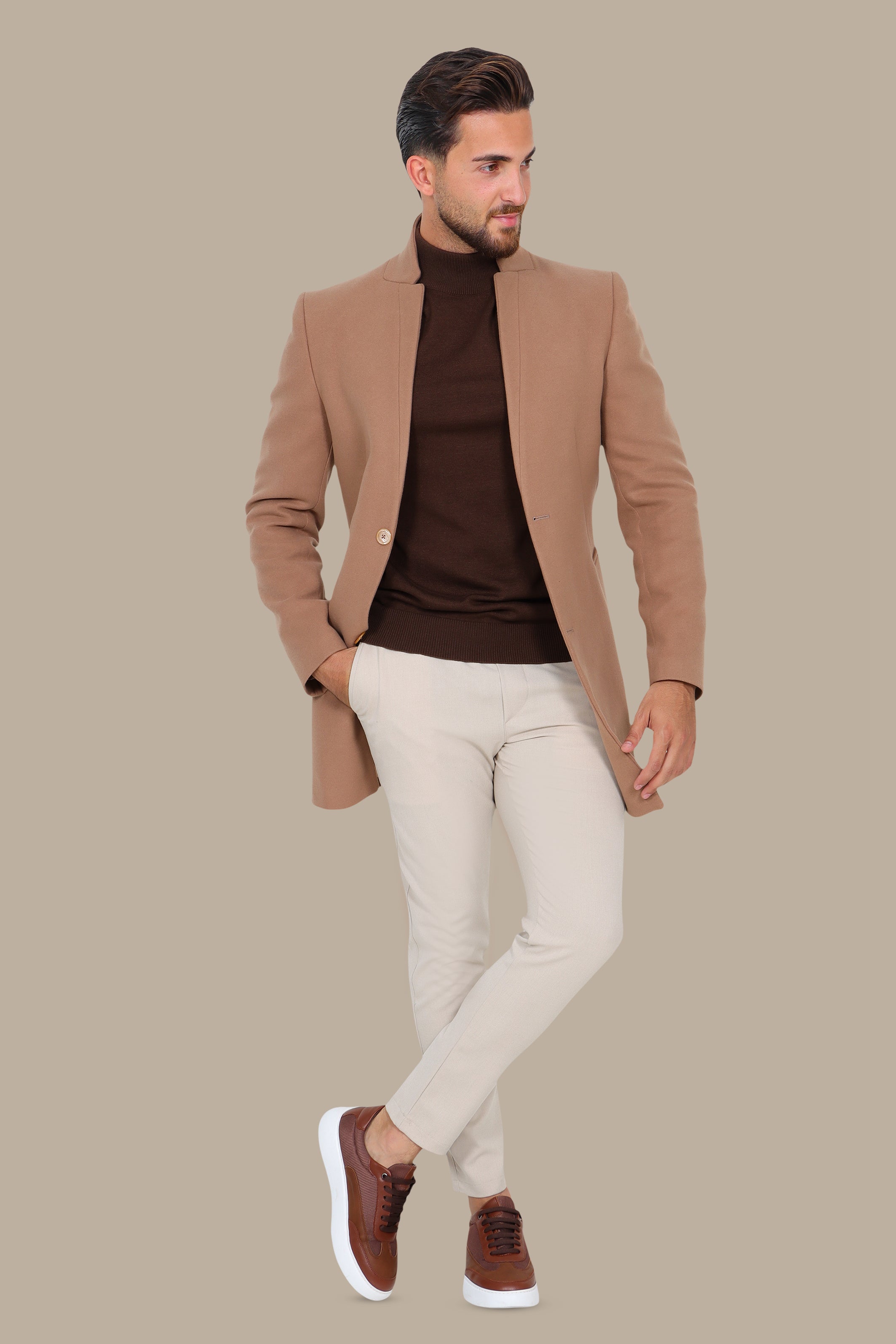 Timeless Beige Chic: The Classic Coat Col Mao in Neutral Elegance