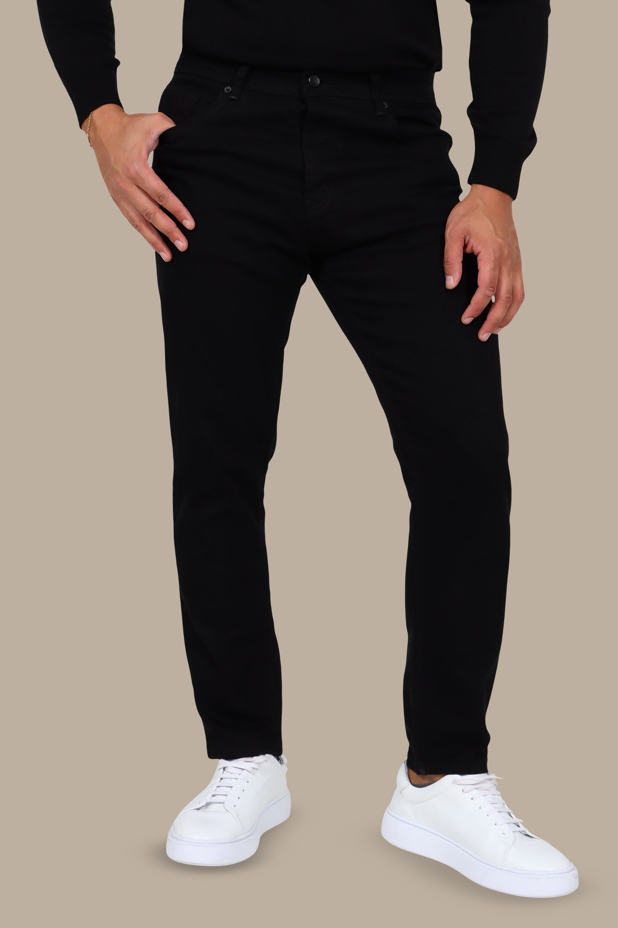 Basic Semi Regular Jeans in Black
