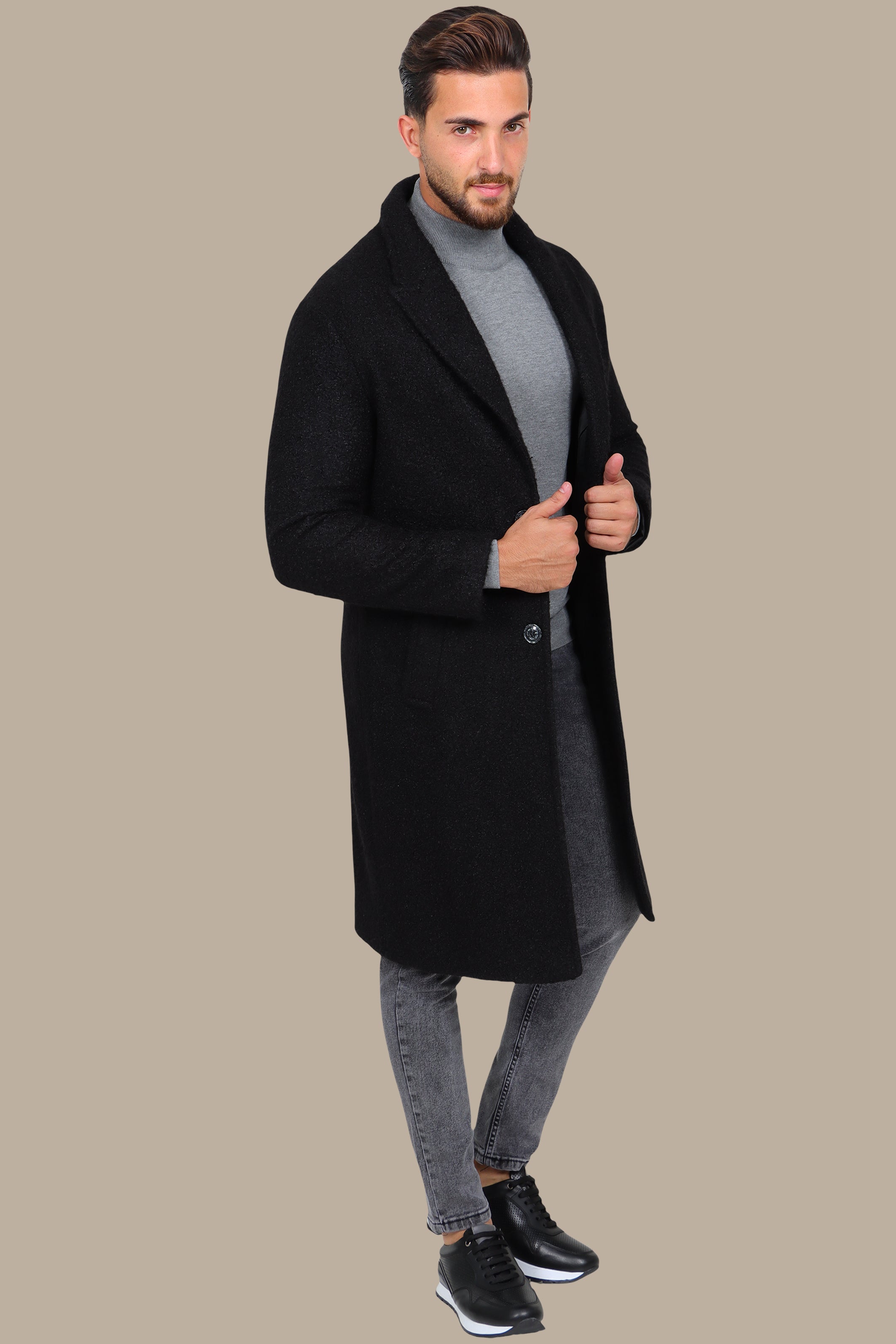 Black Oversized Wool Coat – Classic & Cozy
