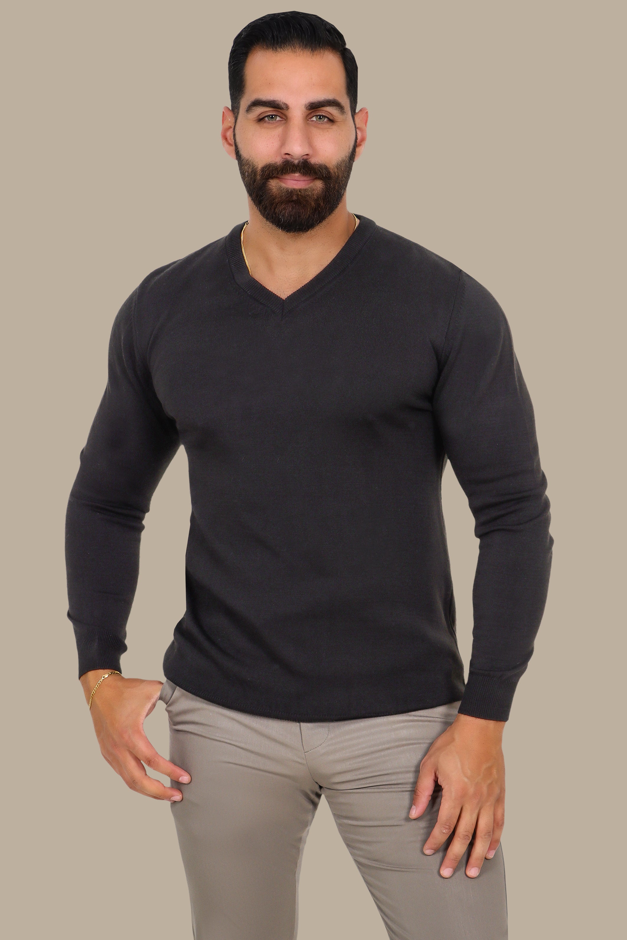 Basic V-Neck Sweater – Black