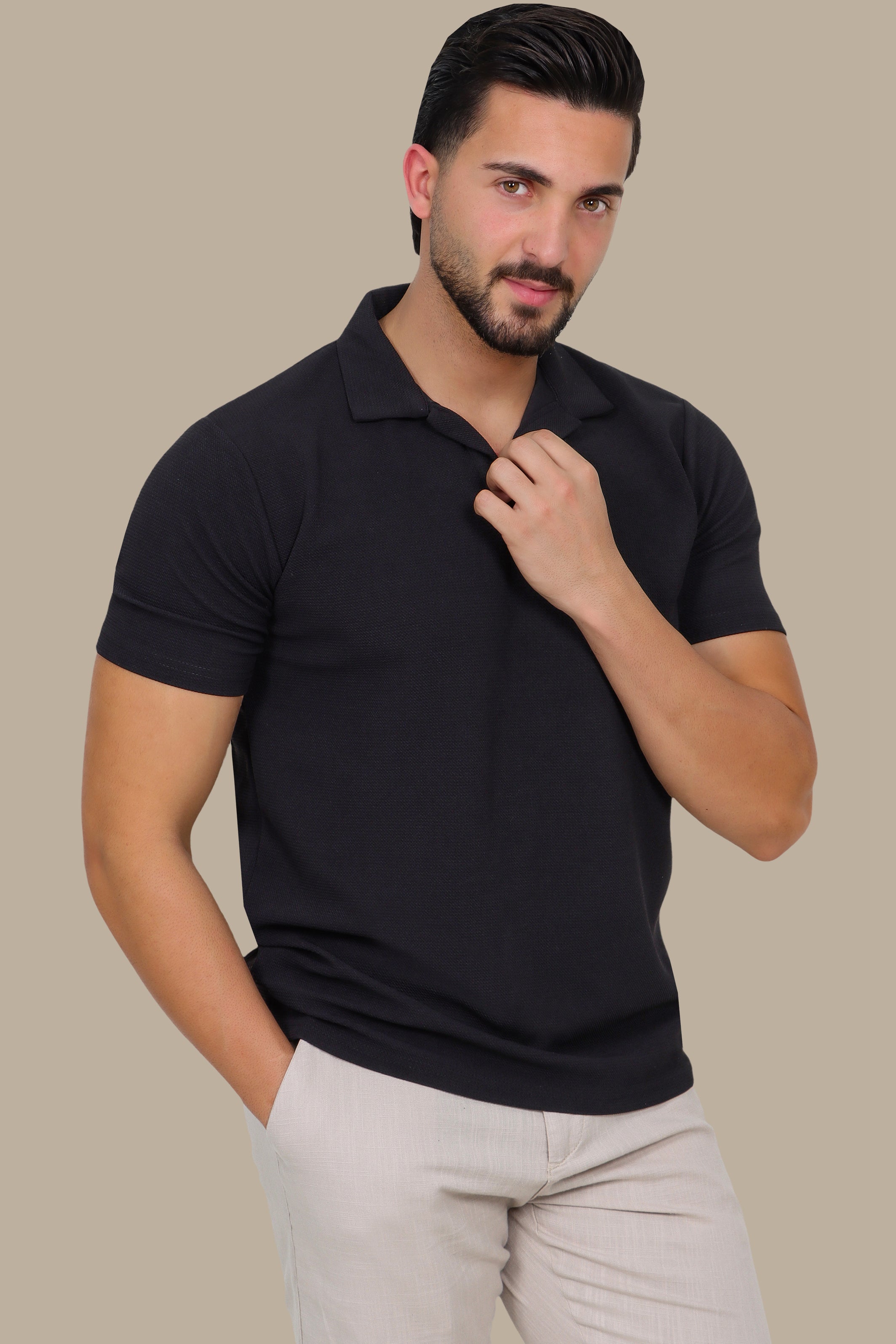 Polo Structure V-Neck in Black