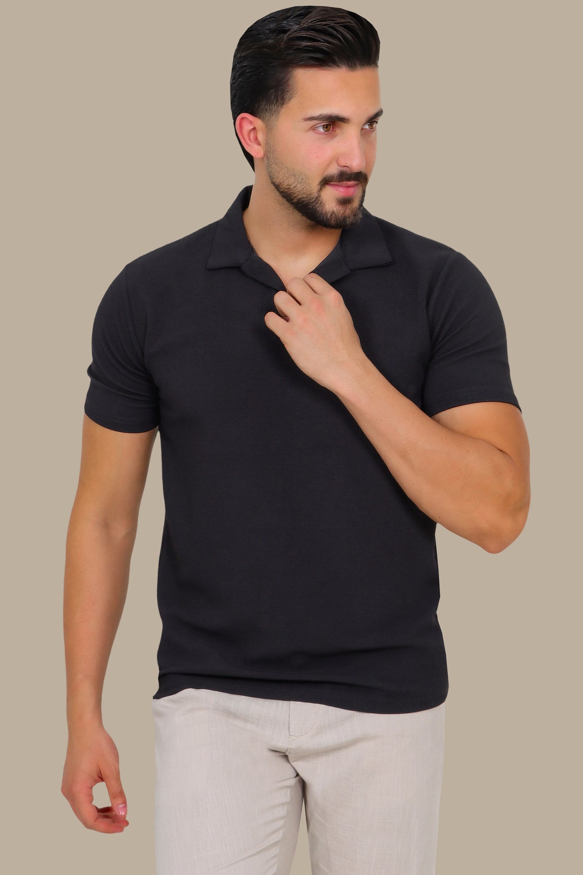 Polo Structure V-Neck in Black