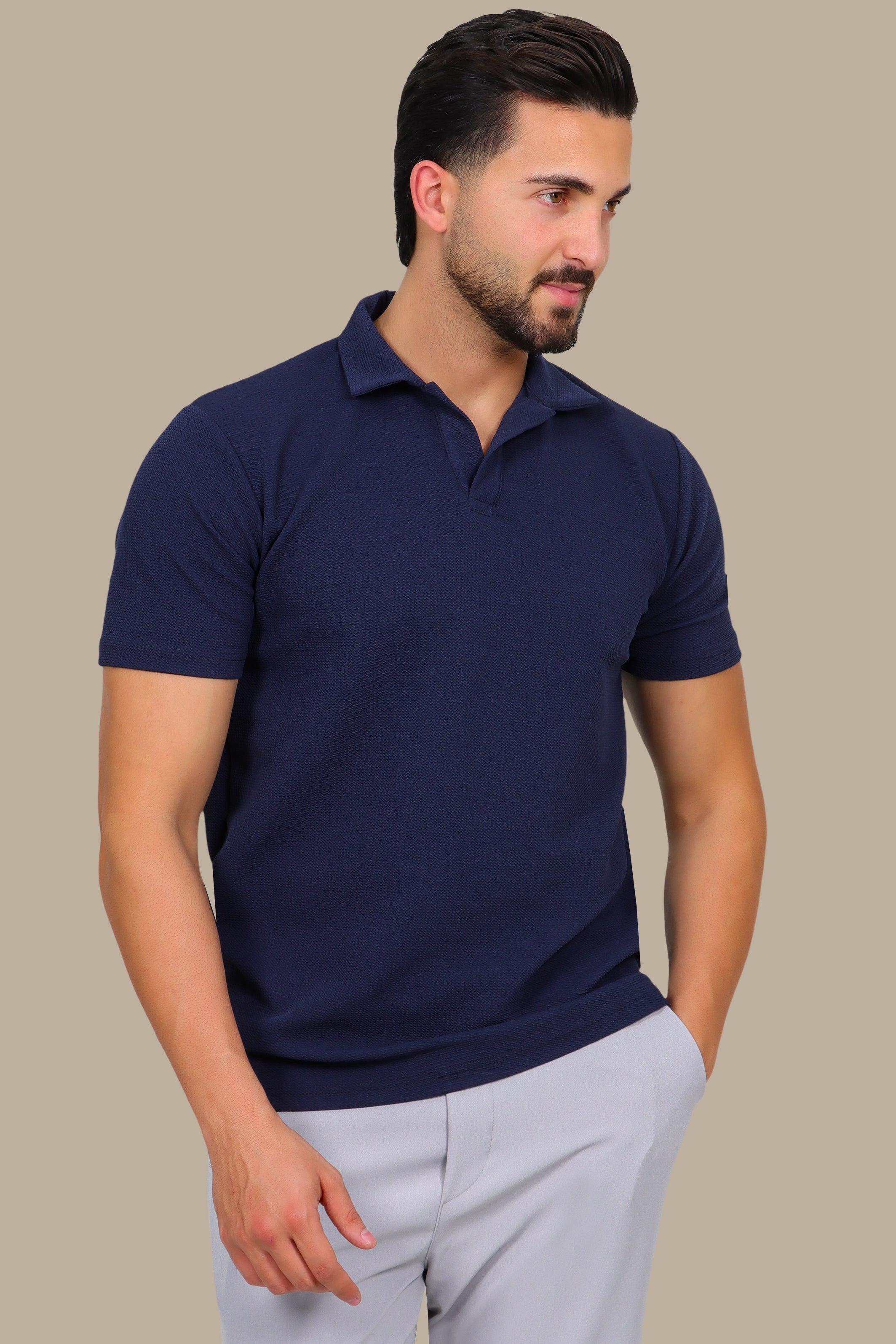 Polo Structure V-Neck in Navy