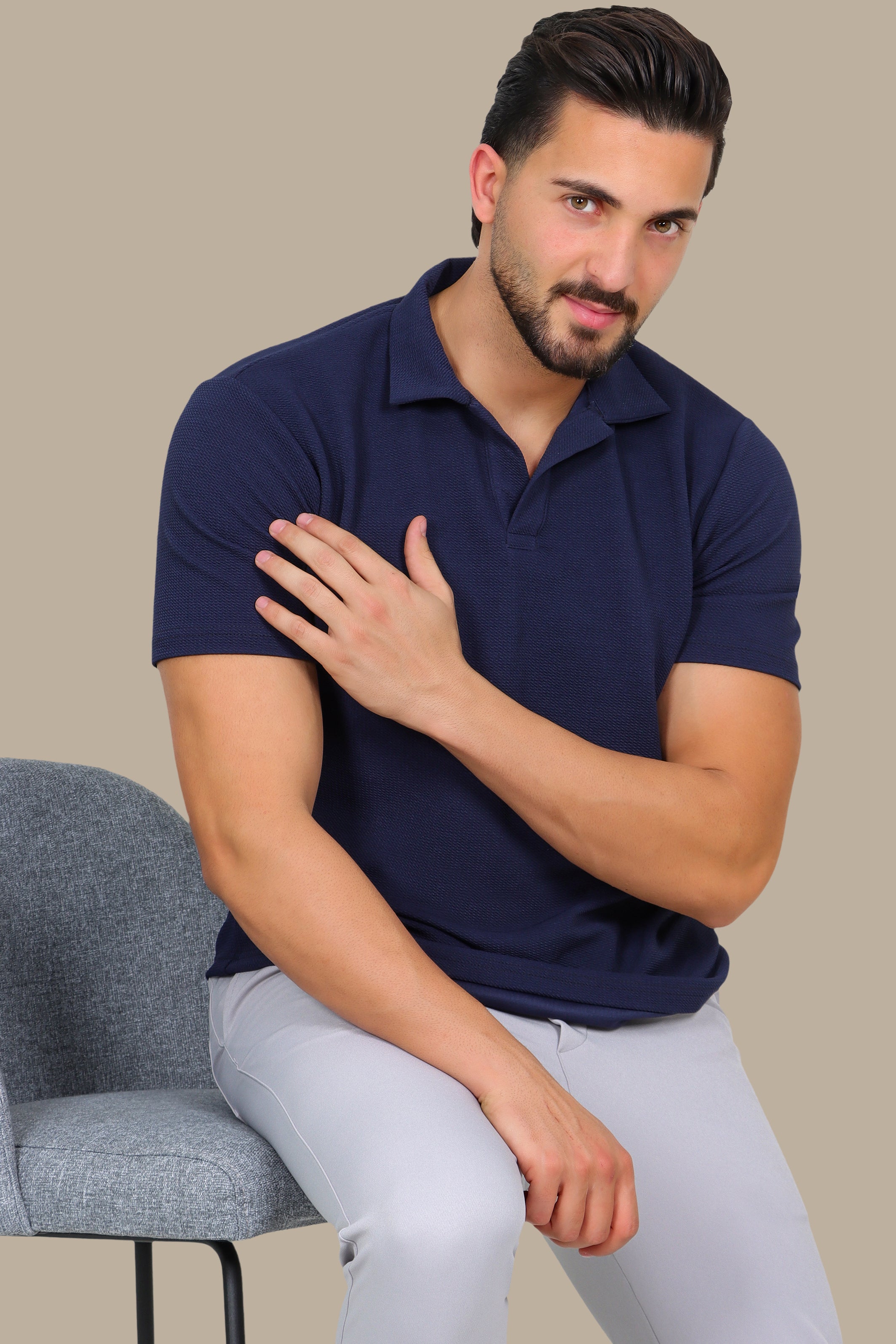 Polo Structure V-Neck in Navy