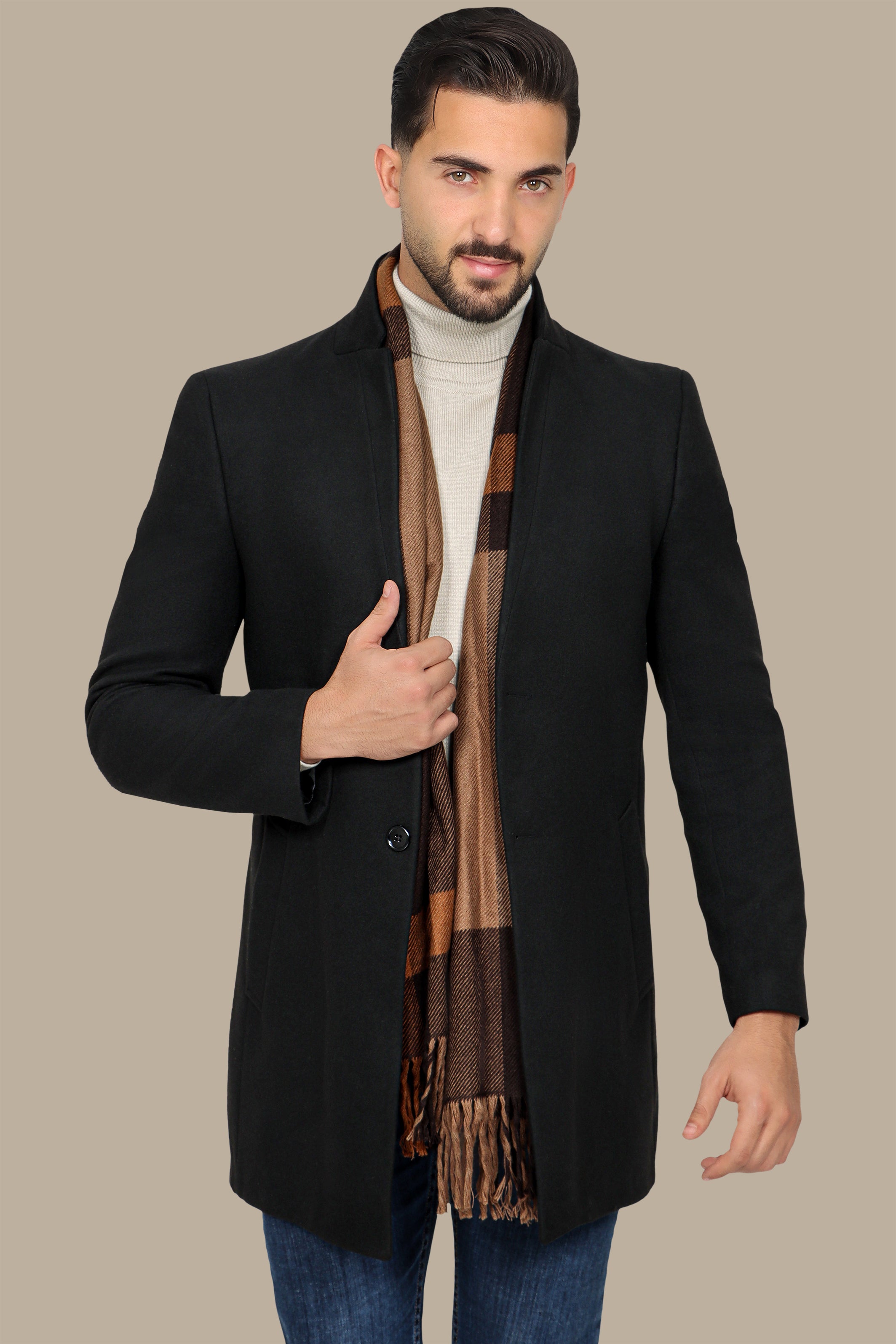 Black Elegance: The Classic Coat Col Mao in Basic Black