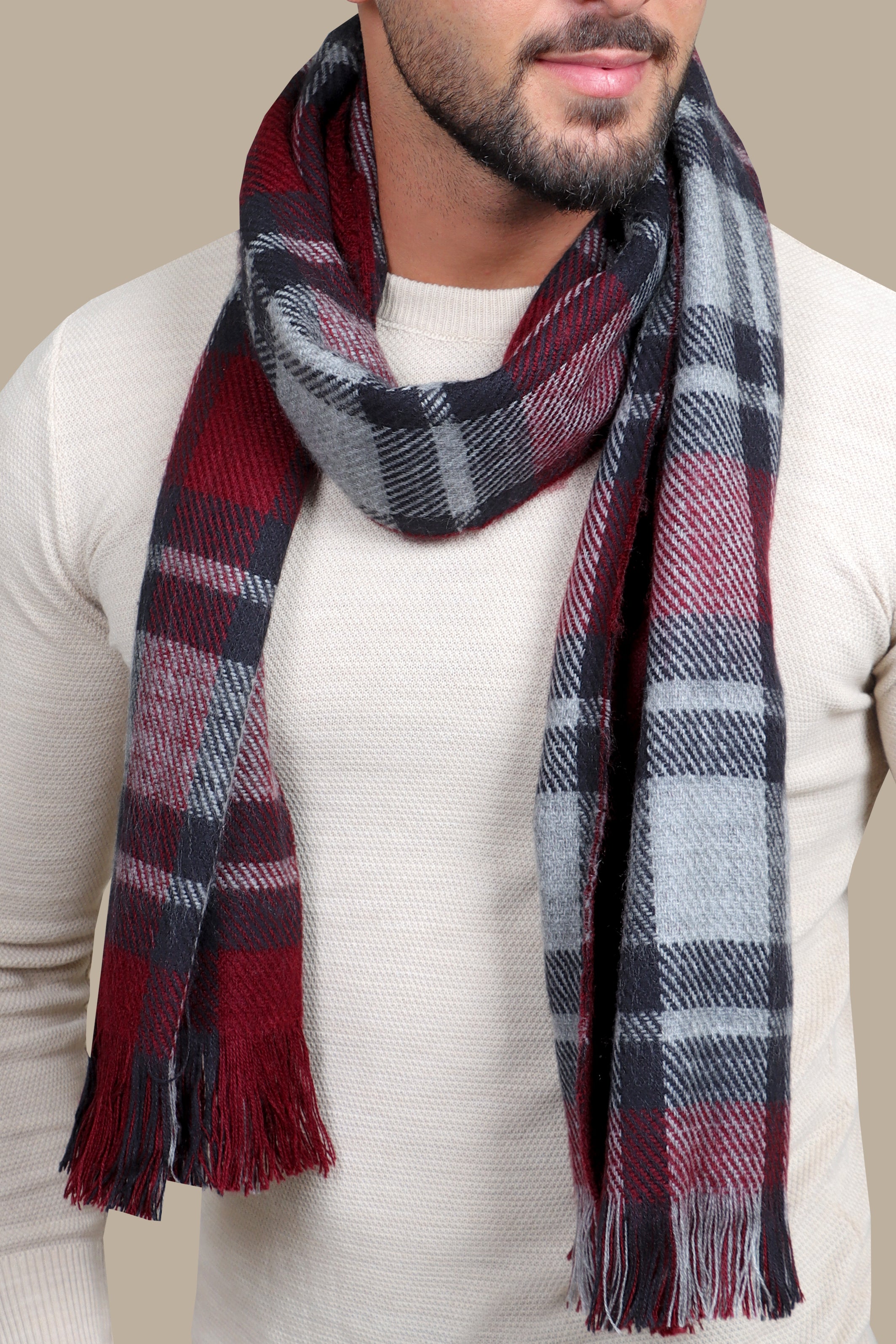 Chic Bordeaux: Luxurious Wool Scarf in Elegant Grey