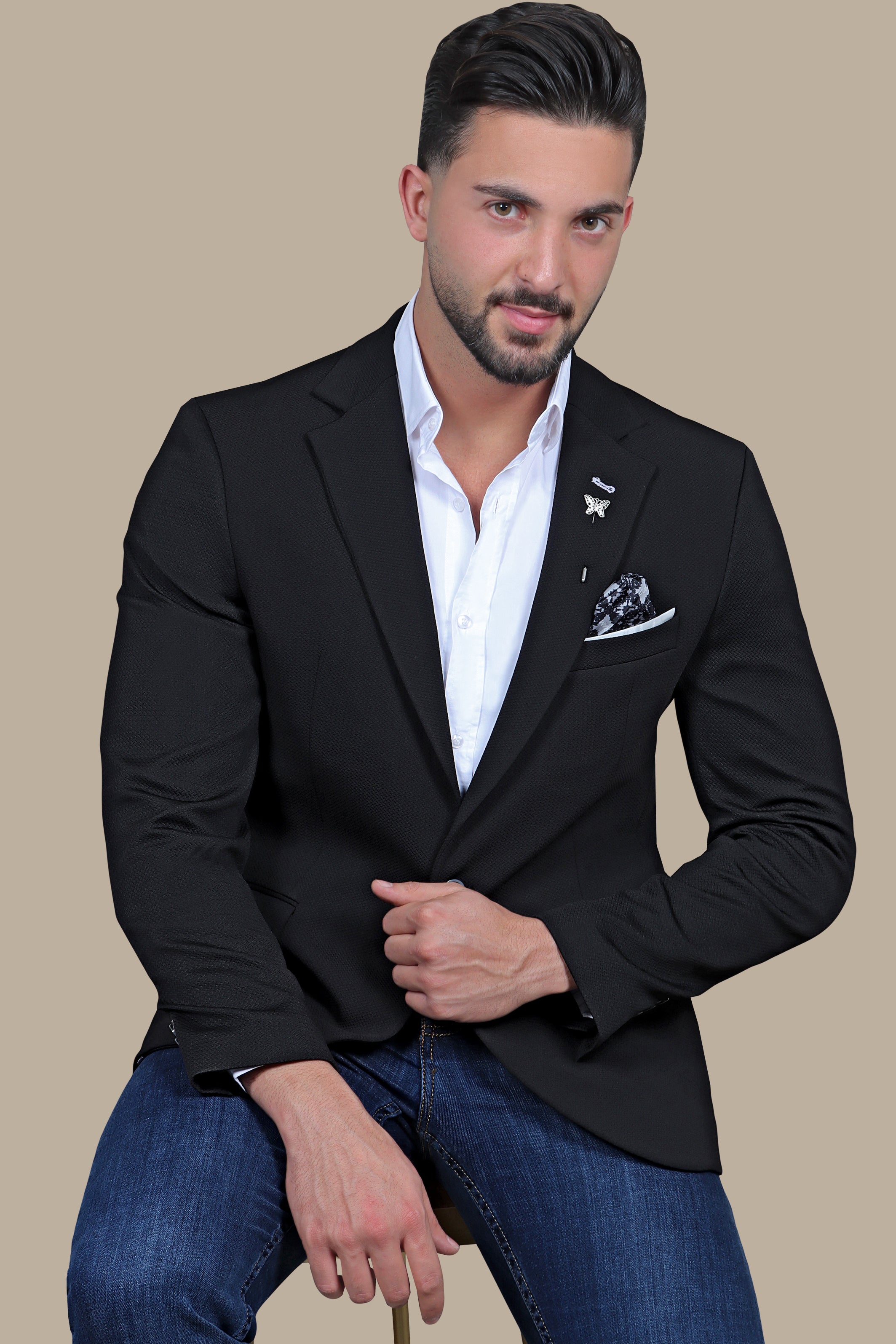 Timeless Elegance: Black Structured Notch Lapel Blazer