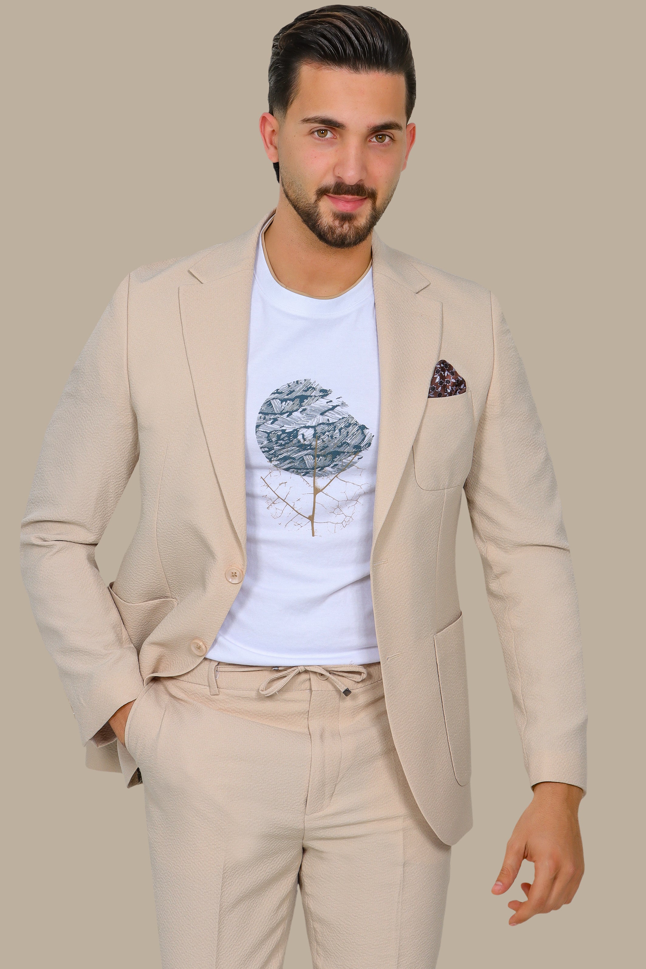 Beige Travel Suit with Notch Lapel – 2 Pieces