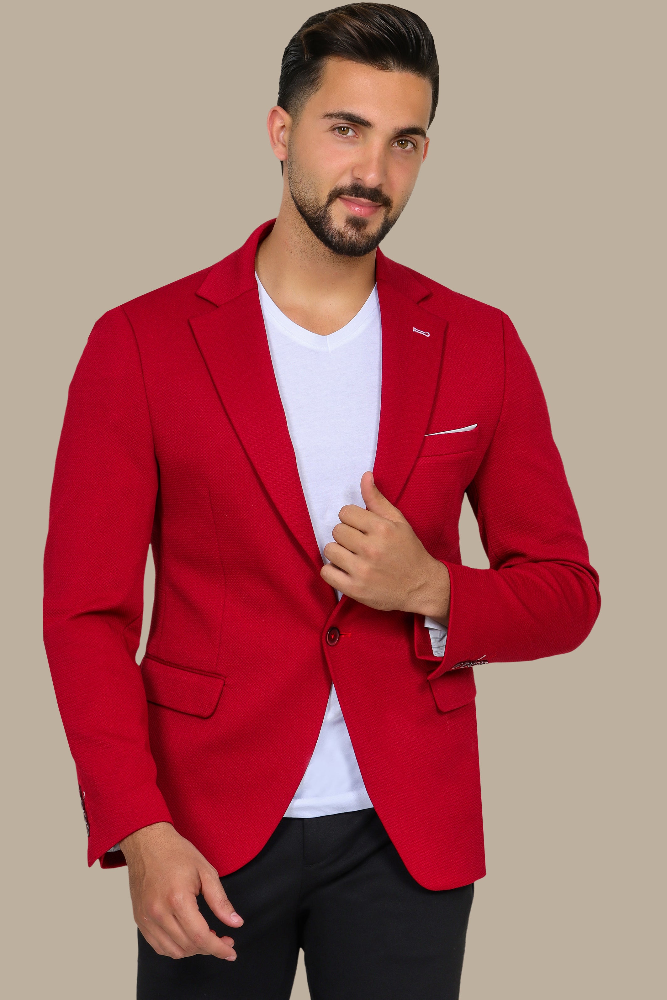 Red Notch Lapel Blazer: Bold & Structured