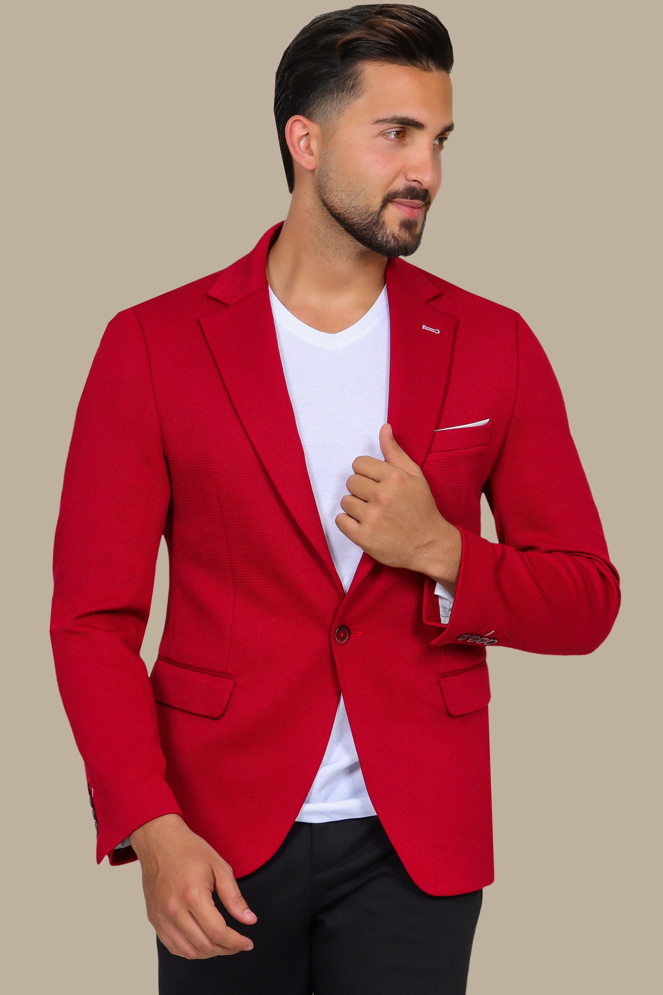 Red Notch Lapel Blazer: Bold & Structured