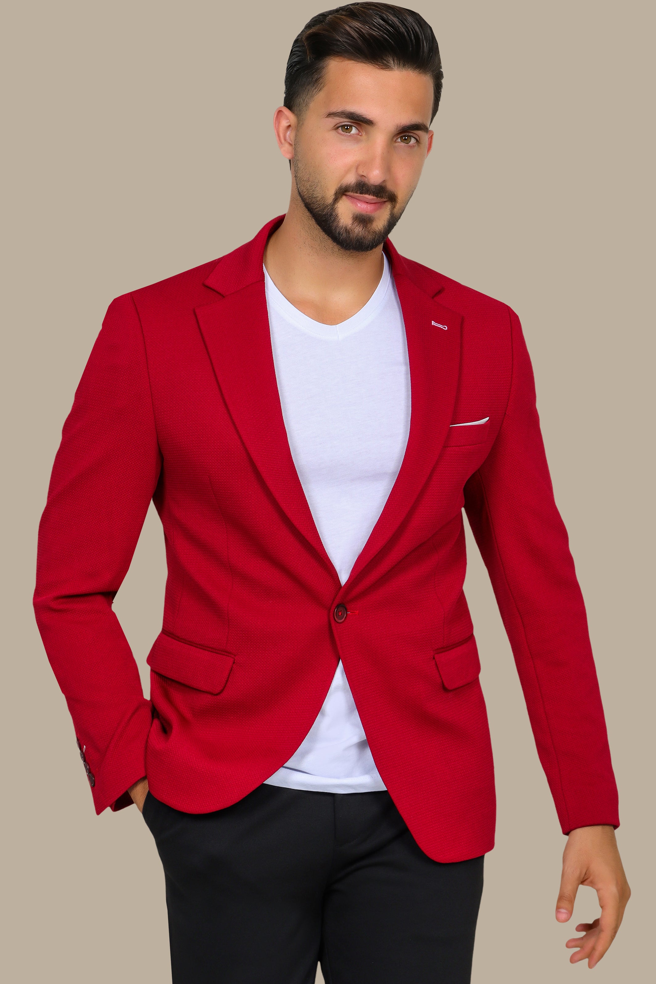 Red Notch Lapel Blazer: Bold & Structured