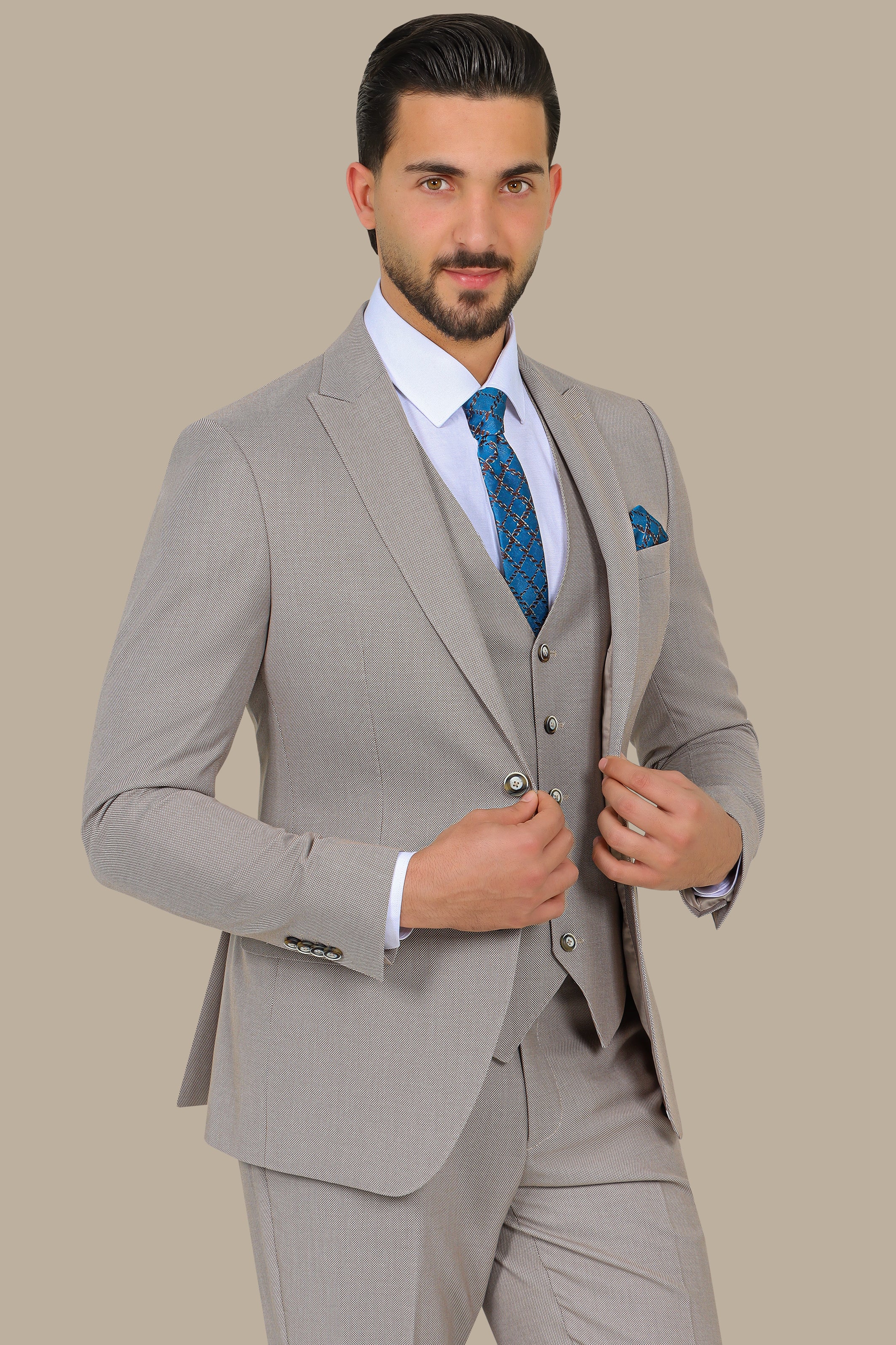 Suit Piquet Peak Lapel 3-Piece Beige