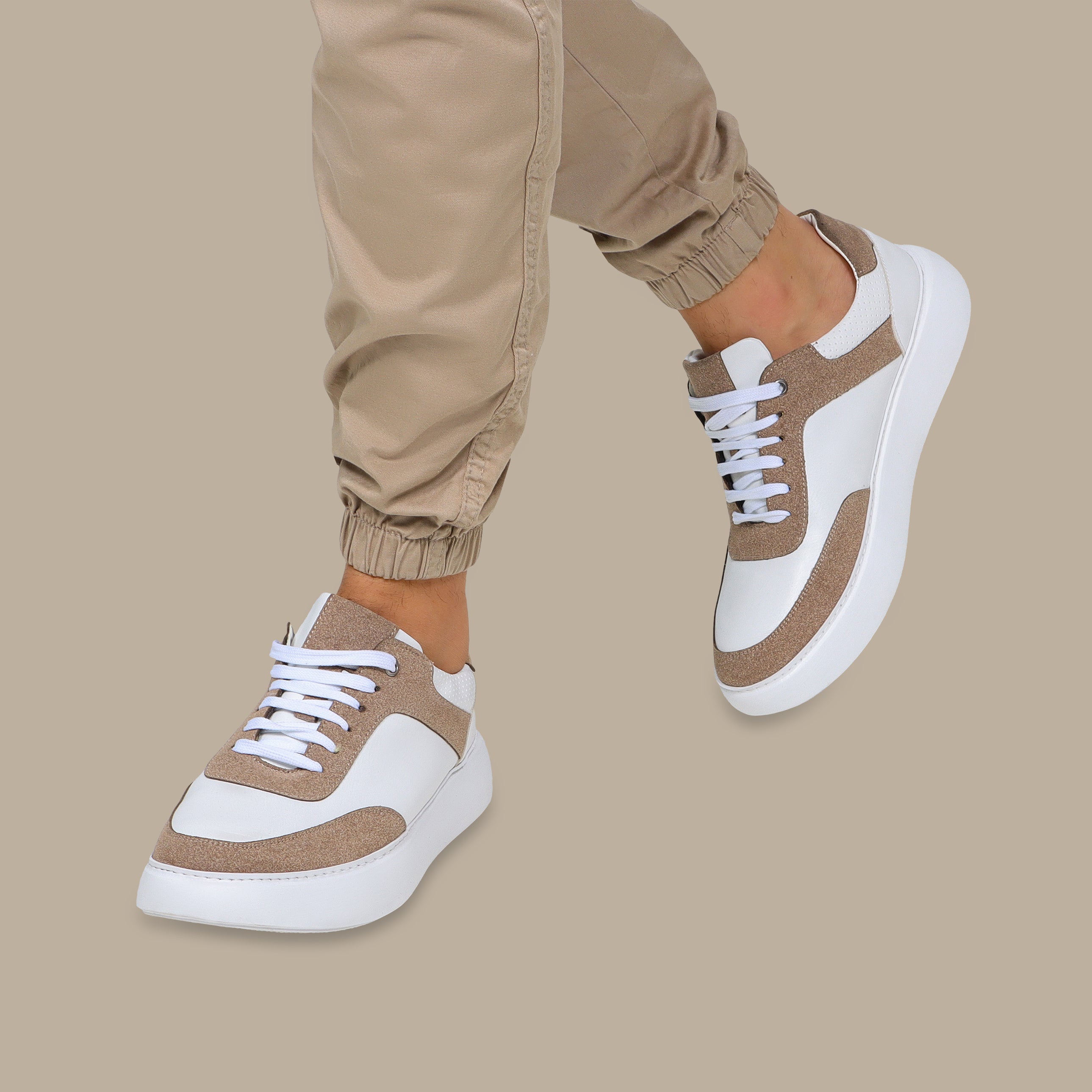 Retro Leather Trainers in Havane White