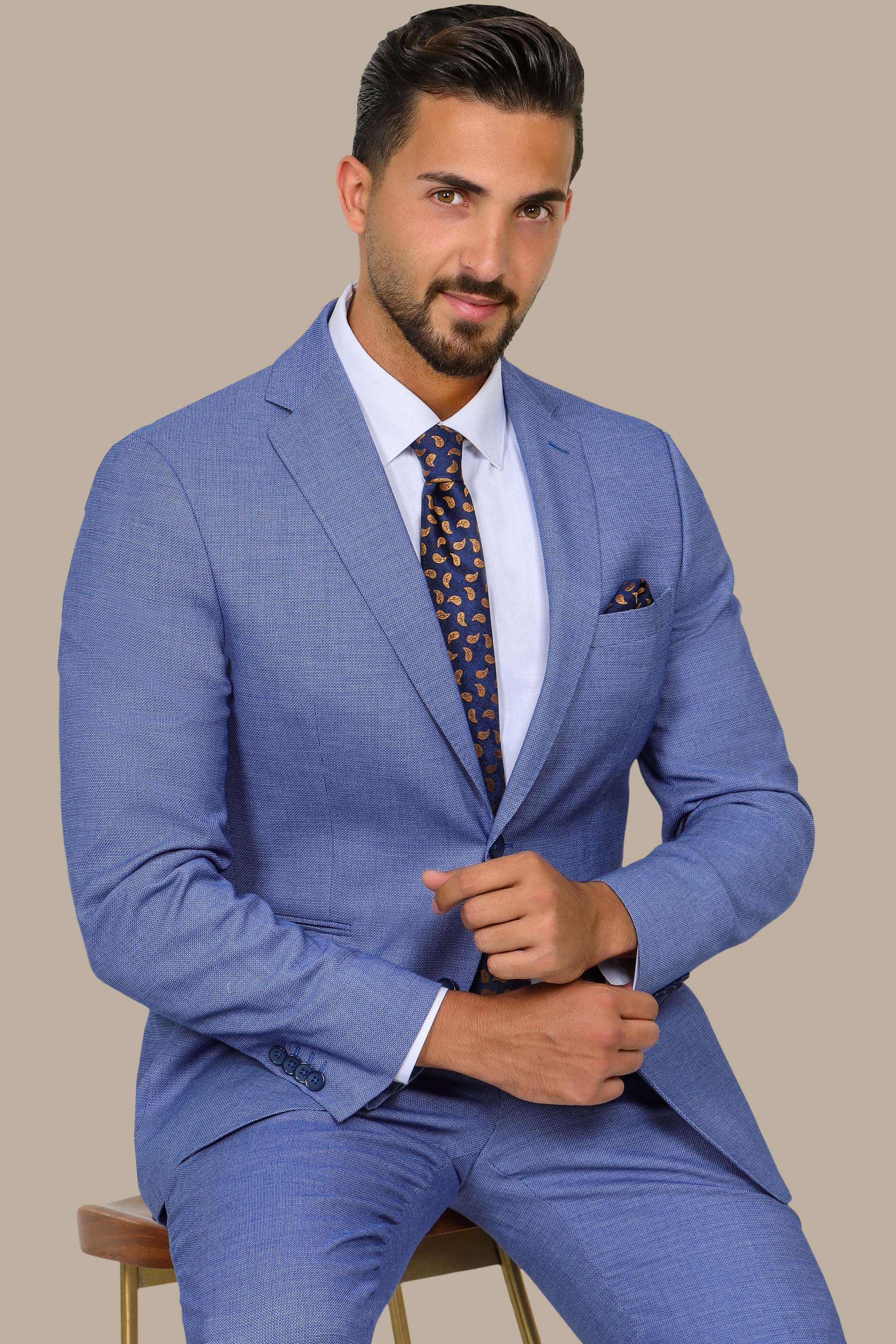Structured Precision: 2-Piece Suit with Notch Lapel