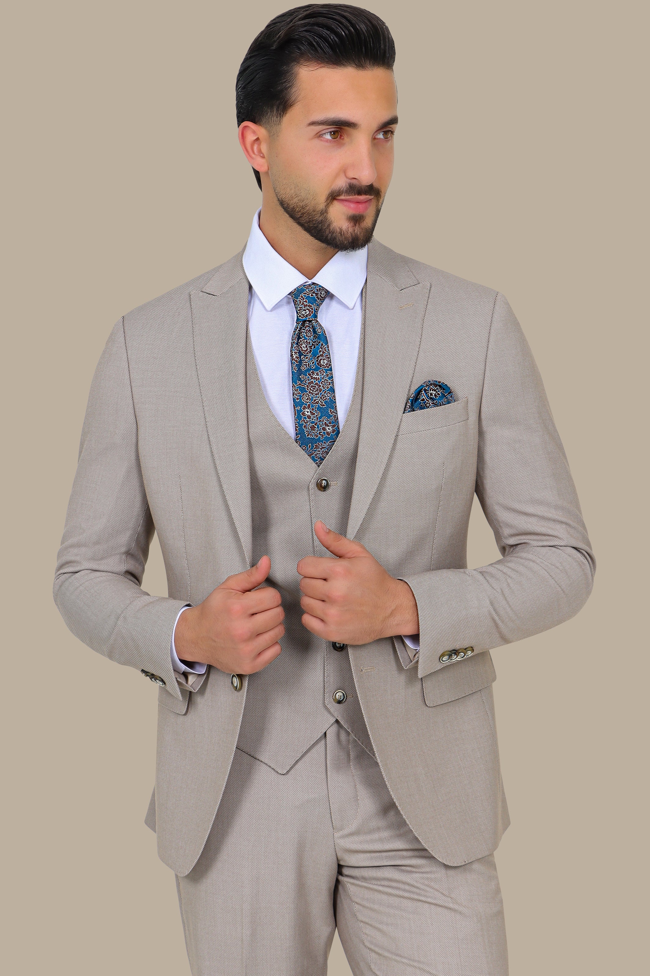 Suit Piquet Peak Lapel 3-Piece Beige