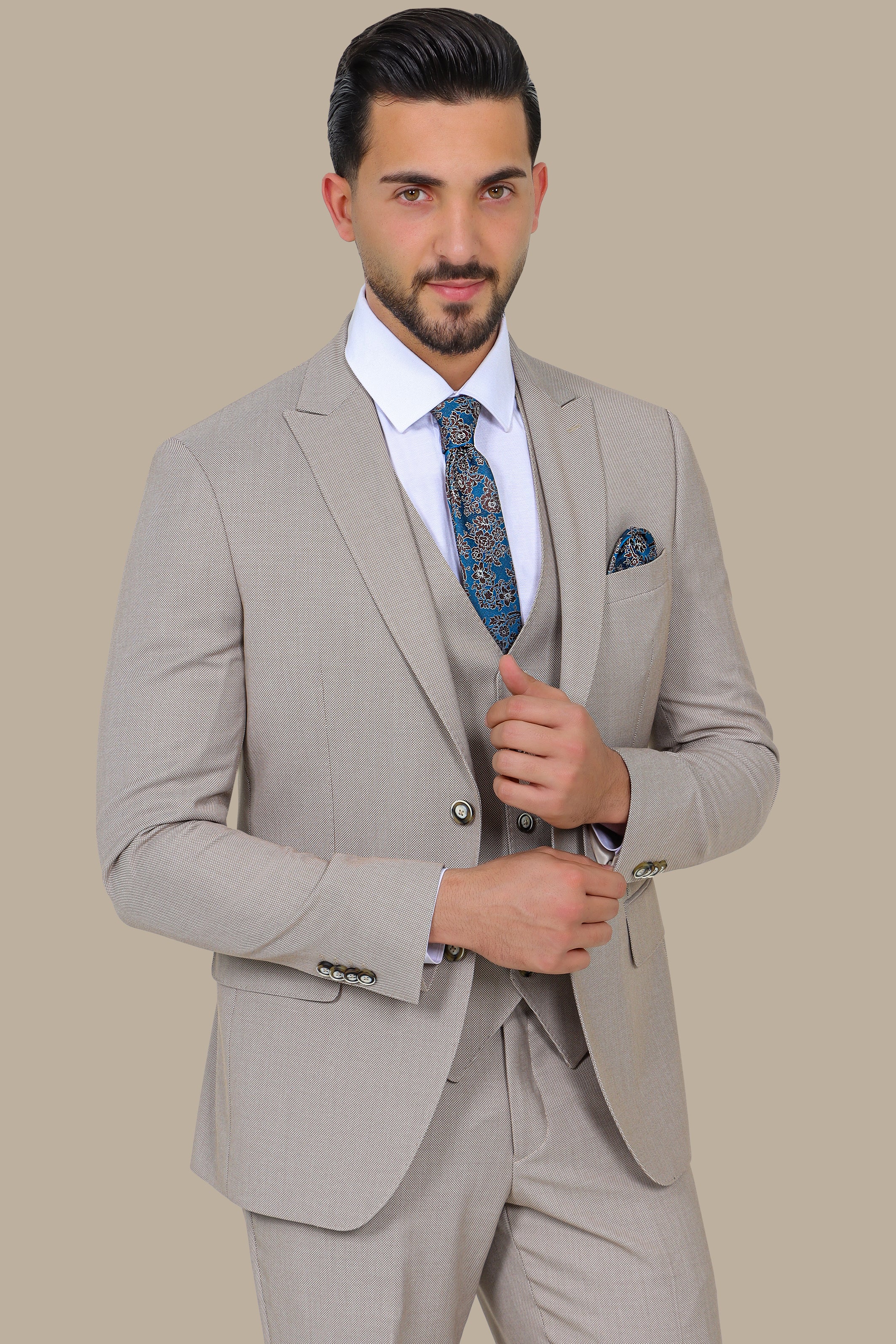Suit Piquet Peak Lapel 3-Piece Beige