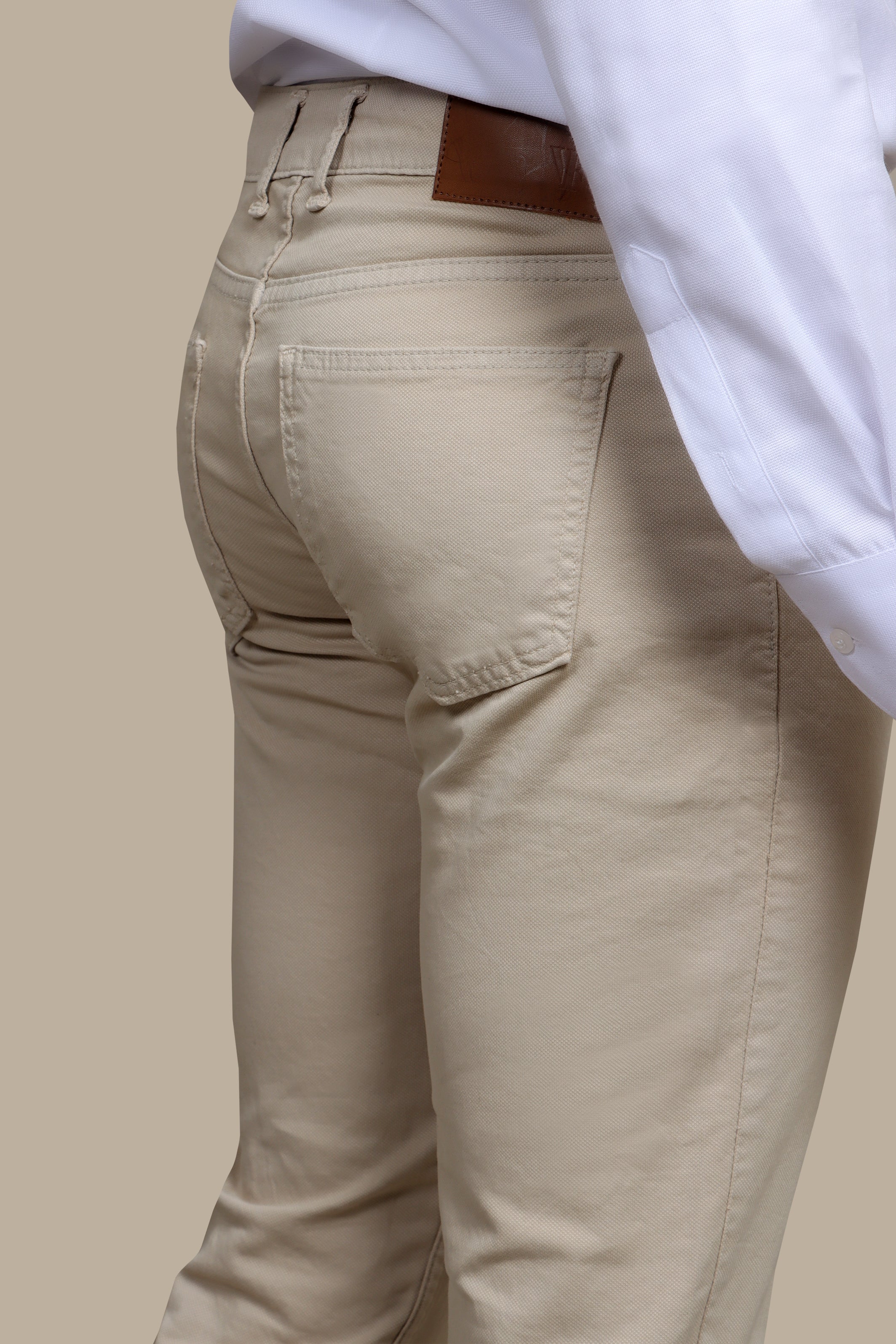 Urban Comfort: Beige Oxford with Five-Pocket Versatility