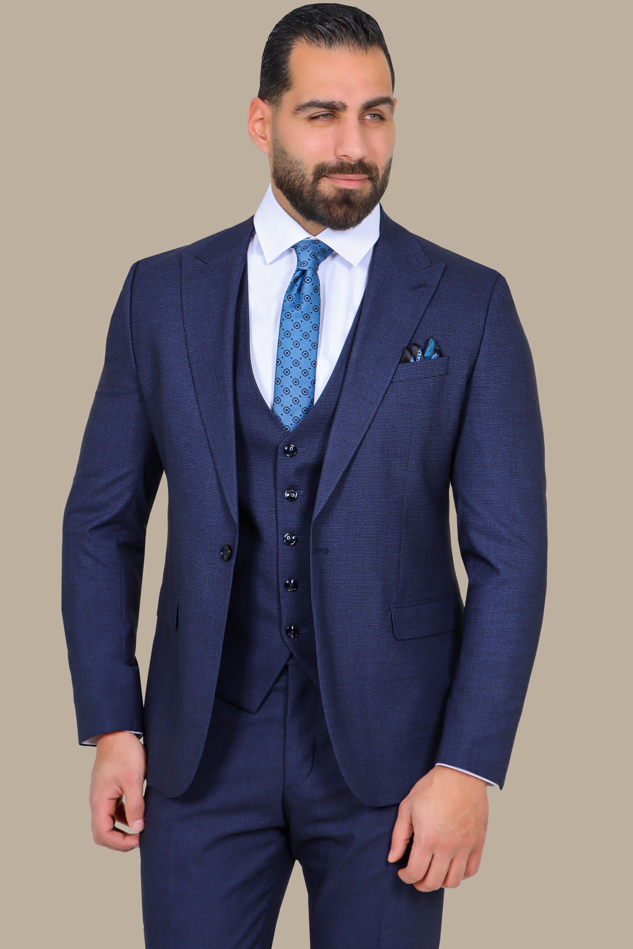 Sharp Checks: 3-Piece Navy Suit with Peak Lapel