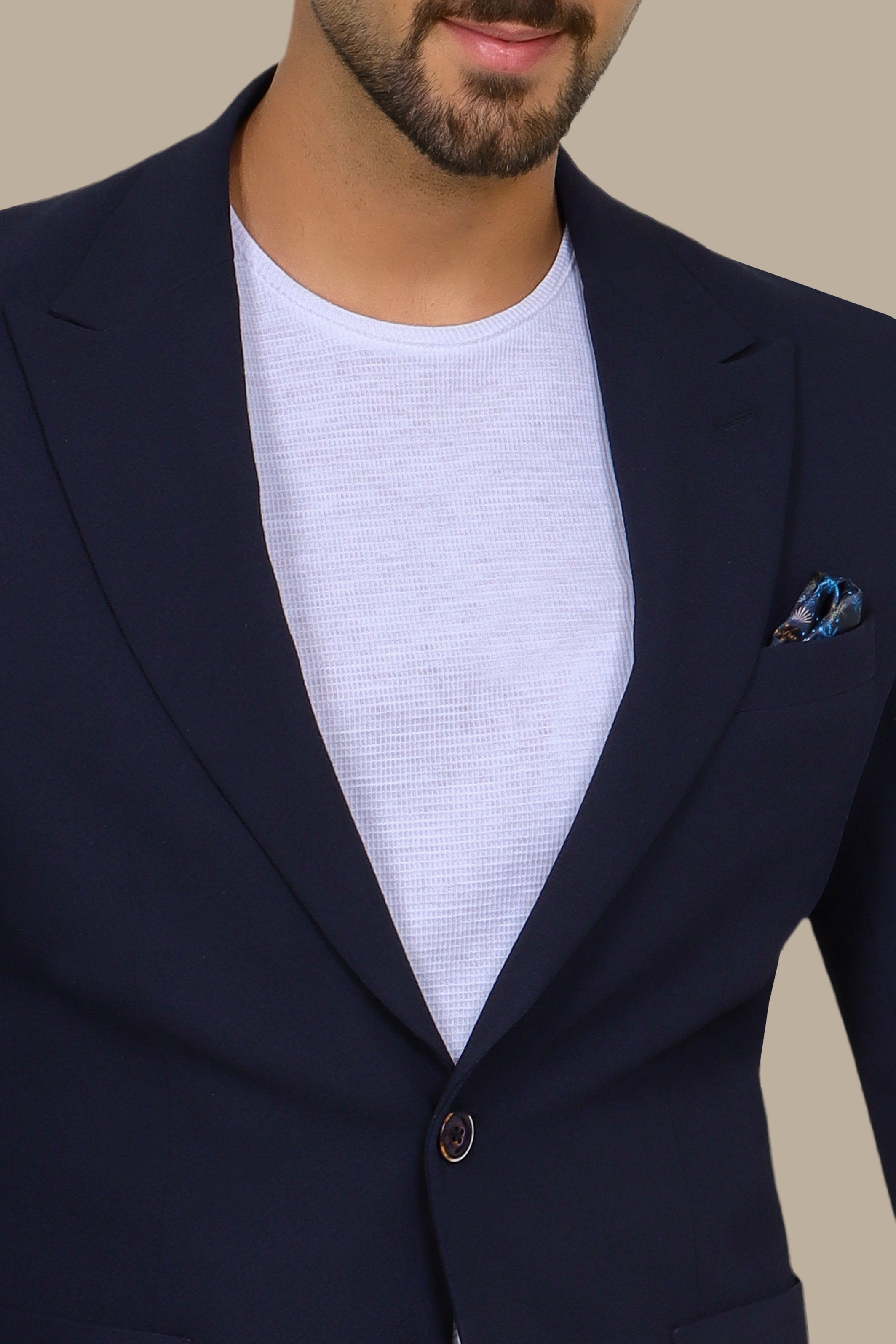 Navigator’s Edge: Navy 2-Piece Travel Suit with Peak Lapel