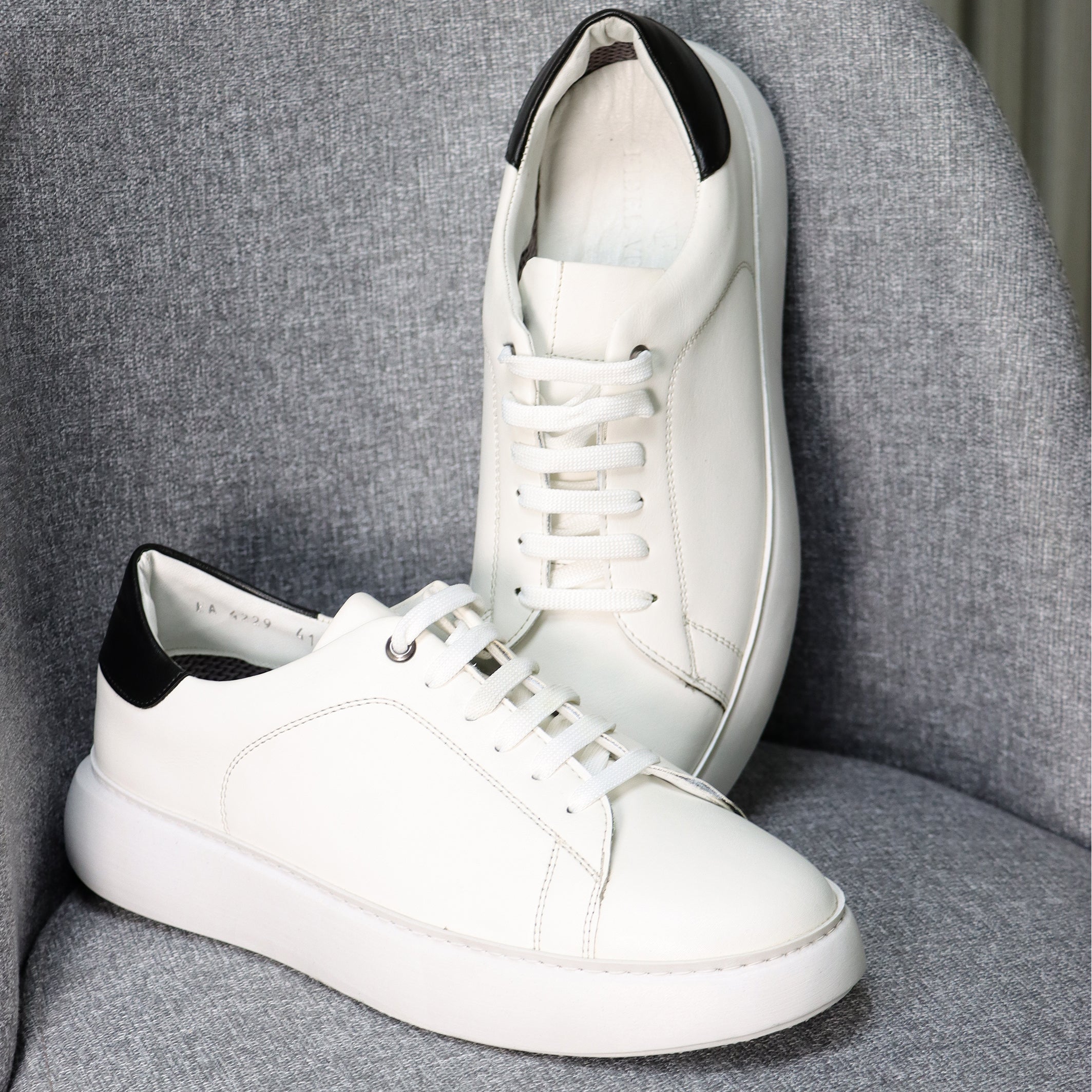 Alexander Basic Sneakers with Black Heel