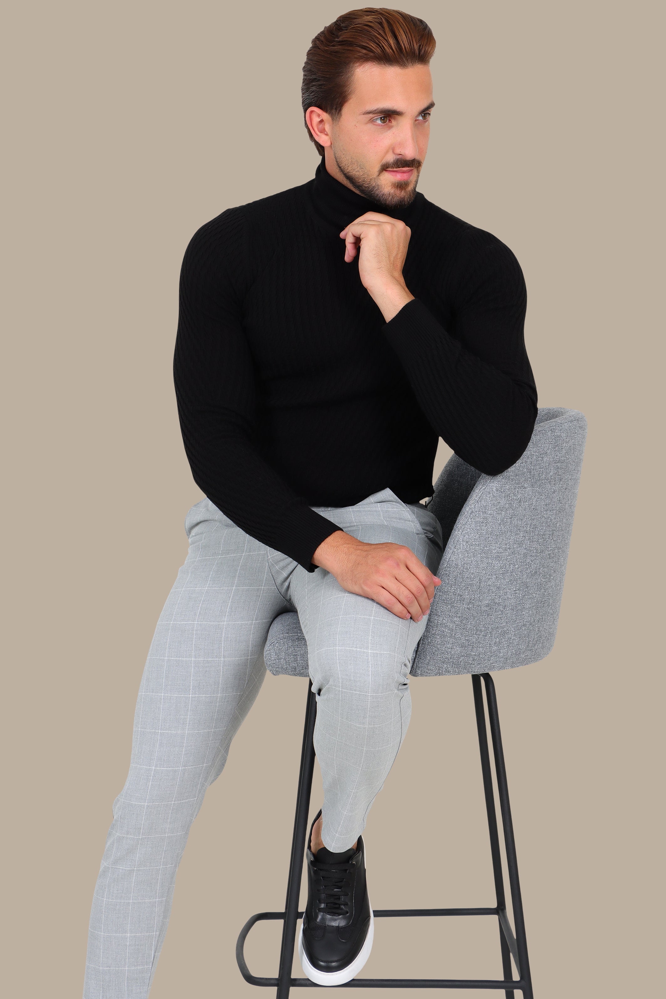 Black V-Cut Turtleneck with Dogtooth Pattern